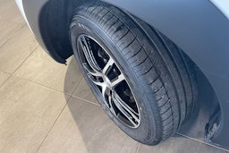 Valkoinen Citroën C4 Cactus 2019 kuva 13.