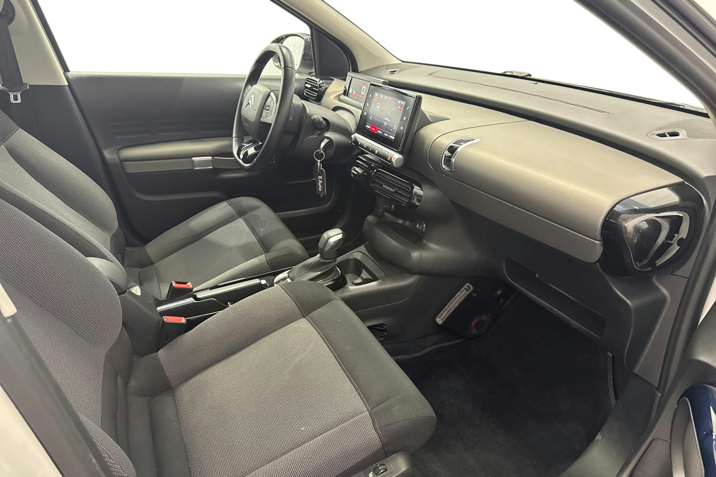 valkoinen Citroën C4 Cactus 2020 kuva 7.