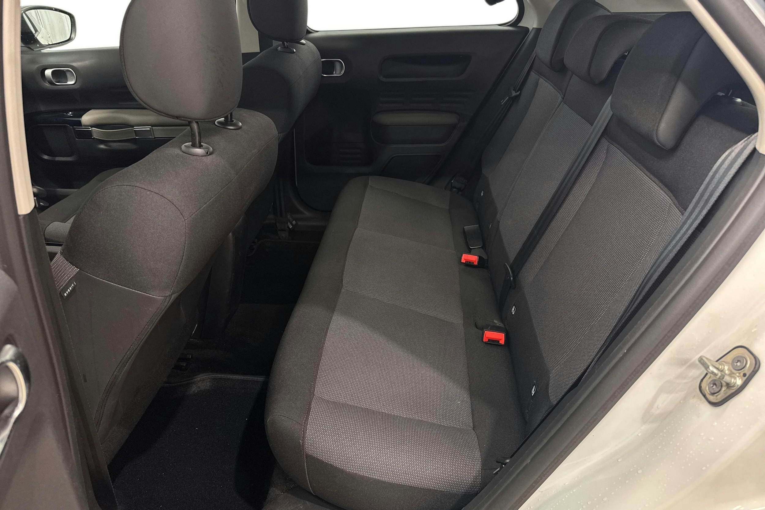 valkoinen Citroën C4 Cactus 2020 kuva 9.