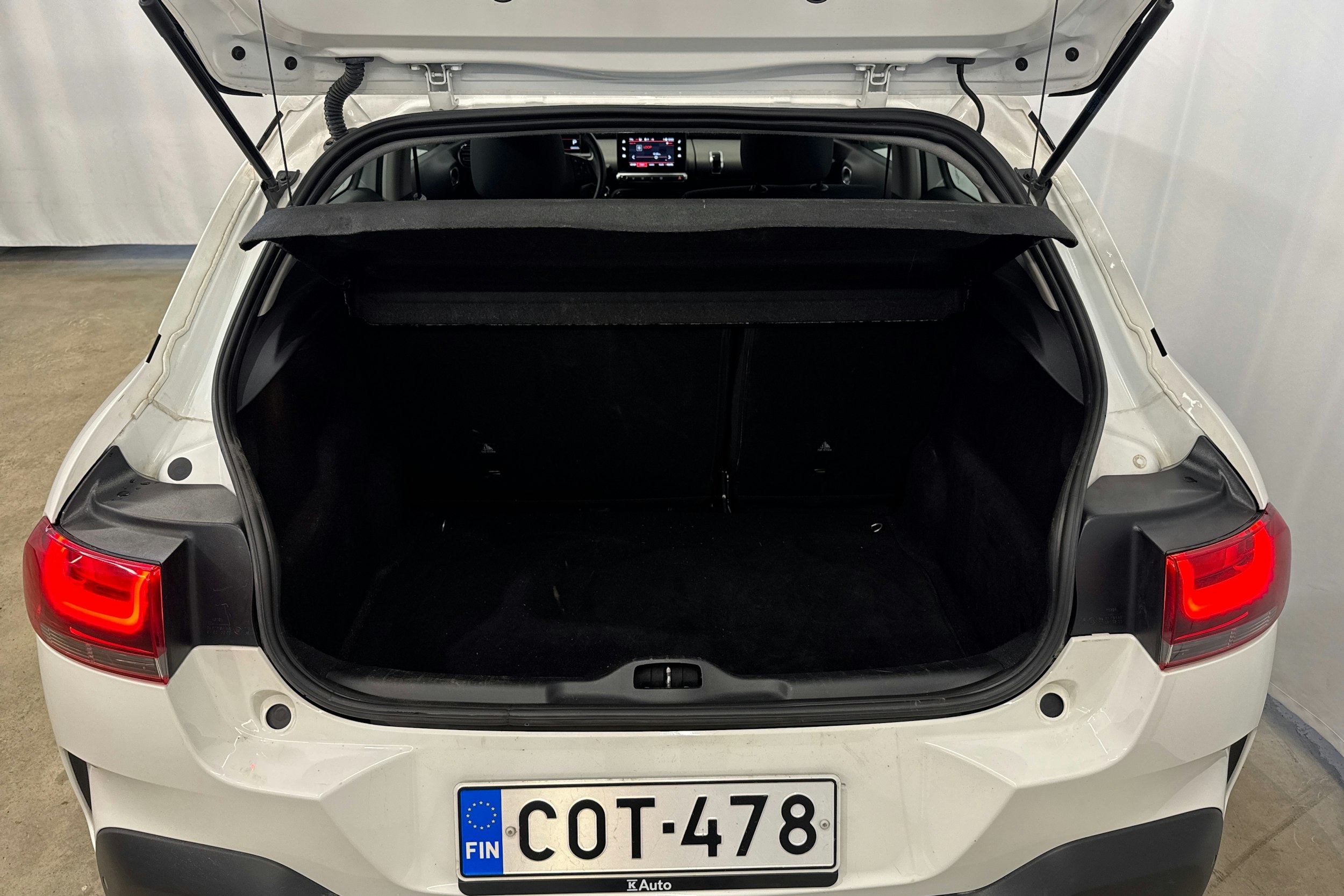 valkoinen Citroën C4 Cactus 2020 kuva 10.