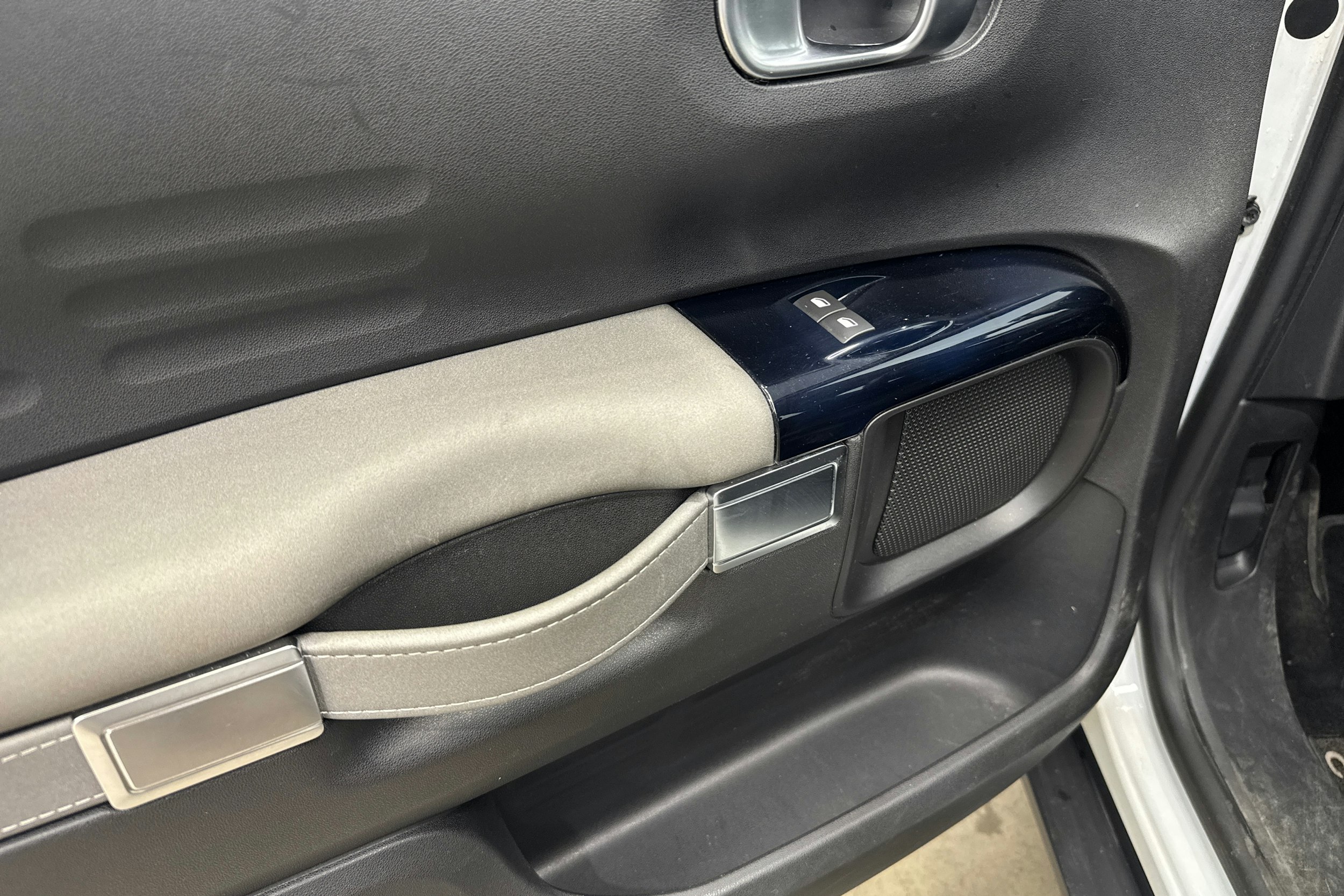 valkoinen Citroën C4 Cactus 2020 kuva 13.