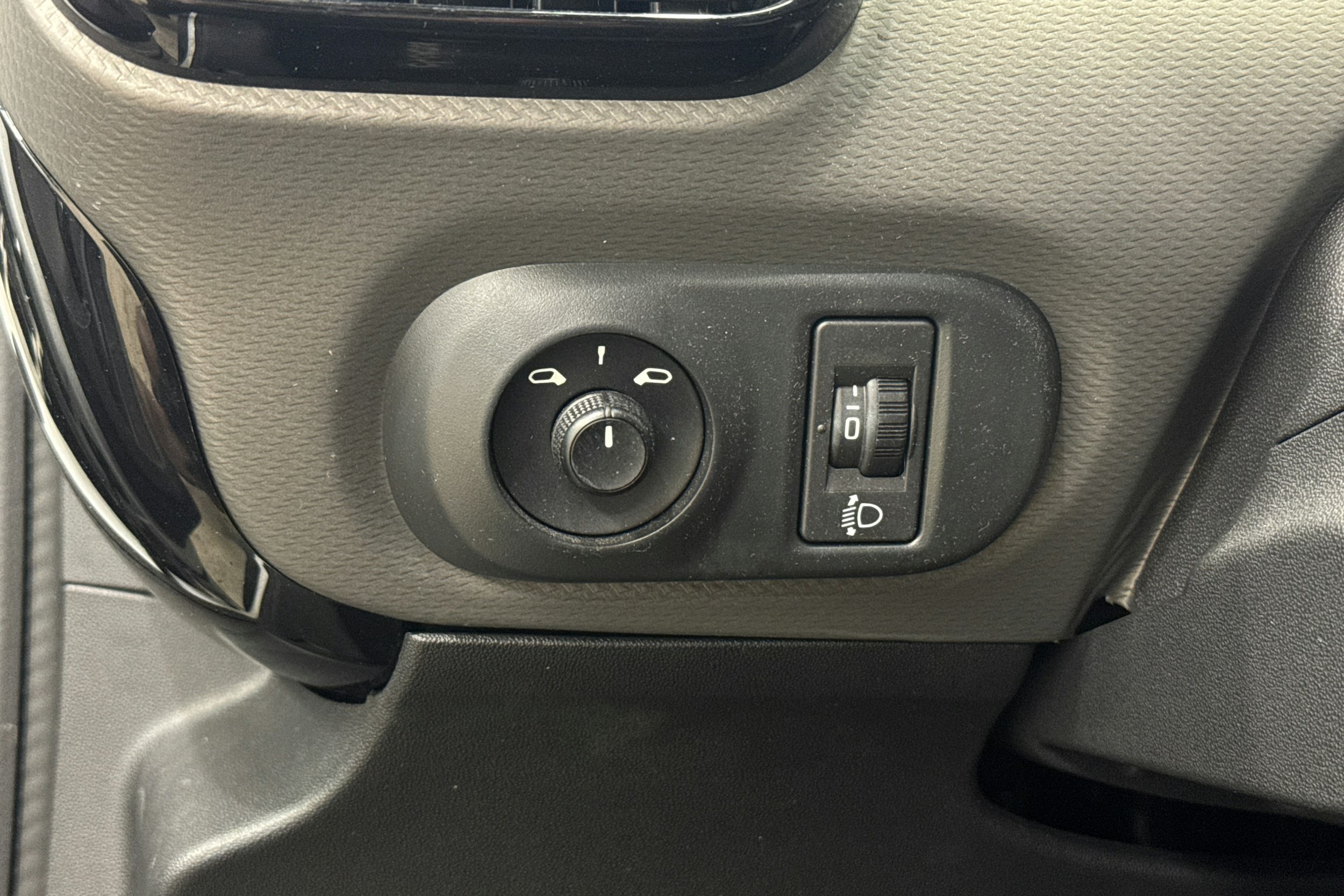 valkoinen Citroën C4 Cactus 2020 kuva 14.