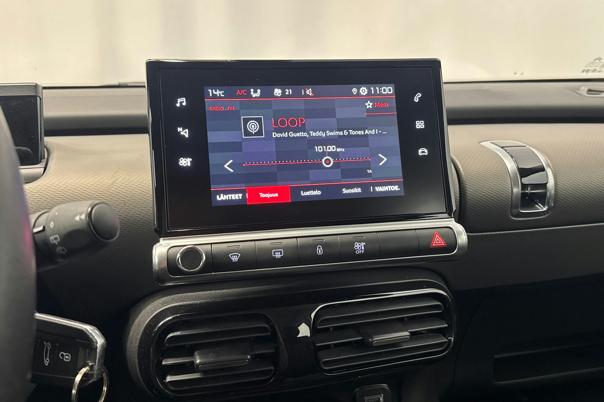 valkoinen Citroën C4 Cactus 2020 kuva 16.