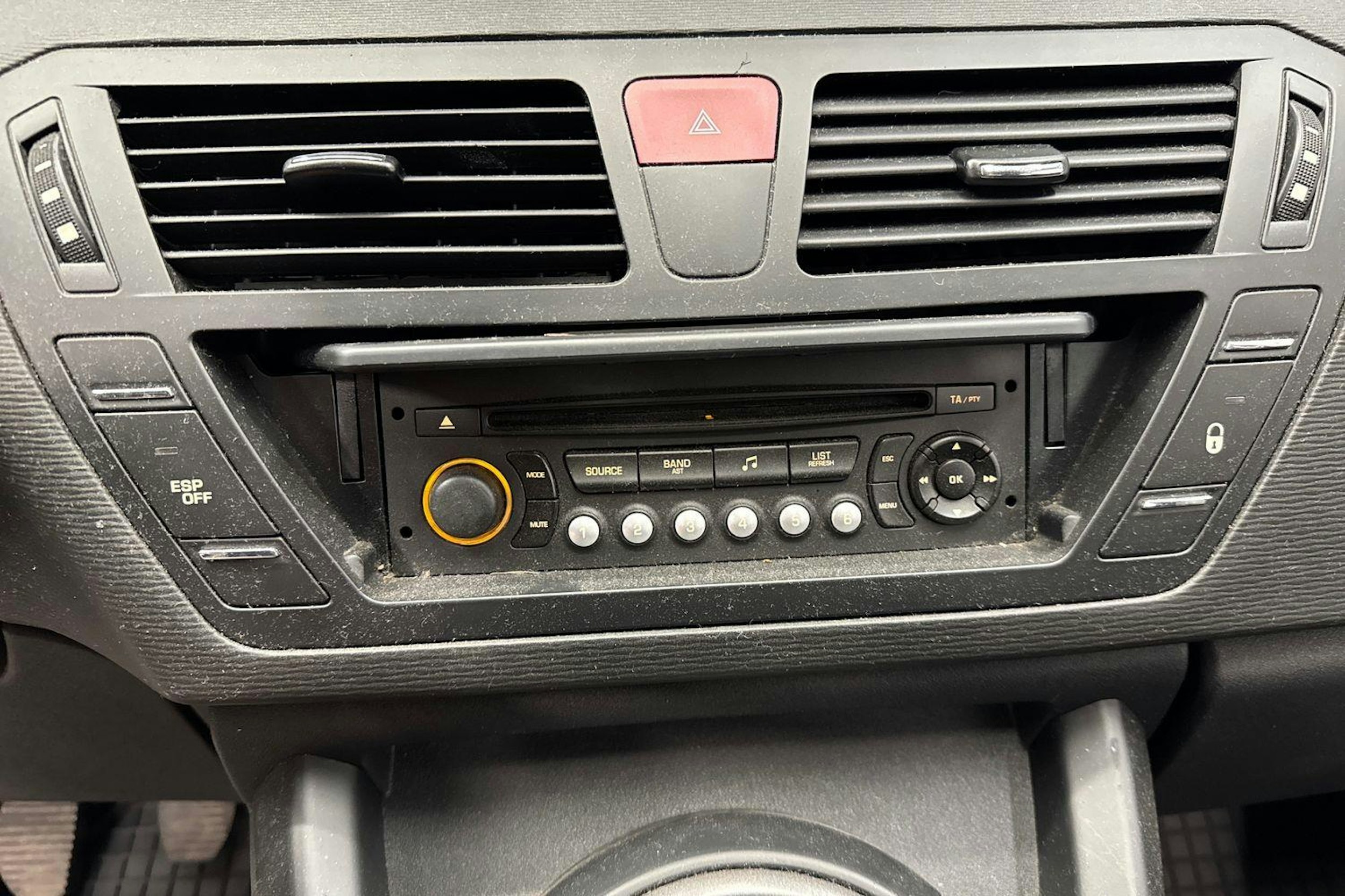 musta Citroën C4 Picasso 2010 kuva 15.