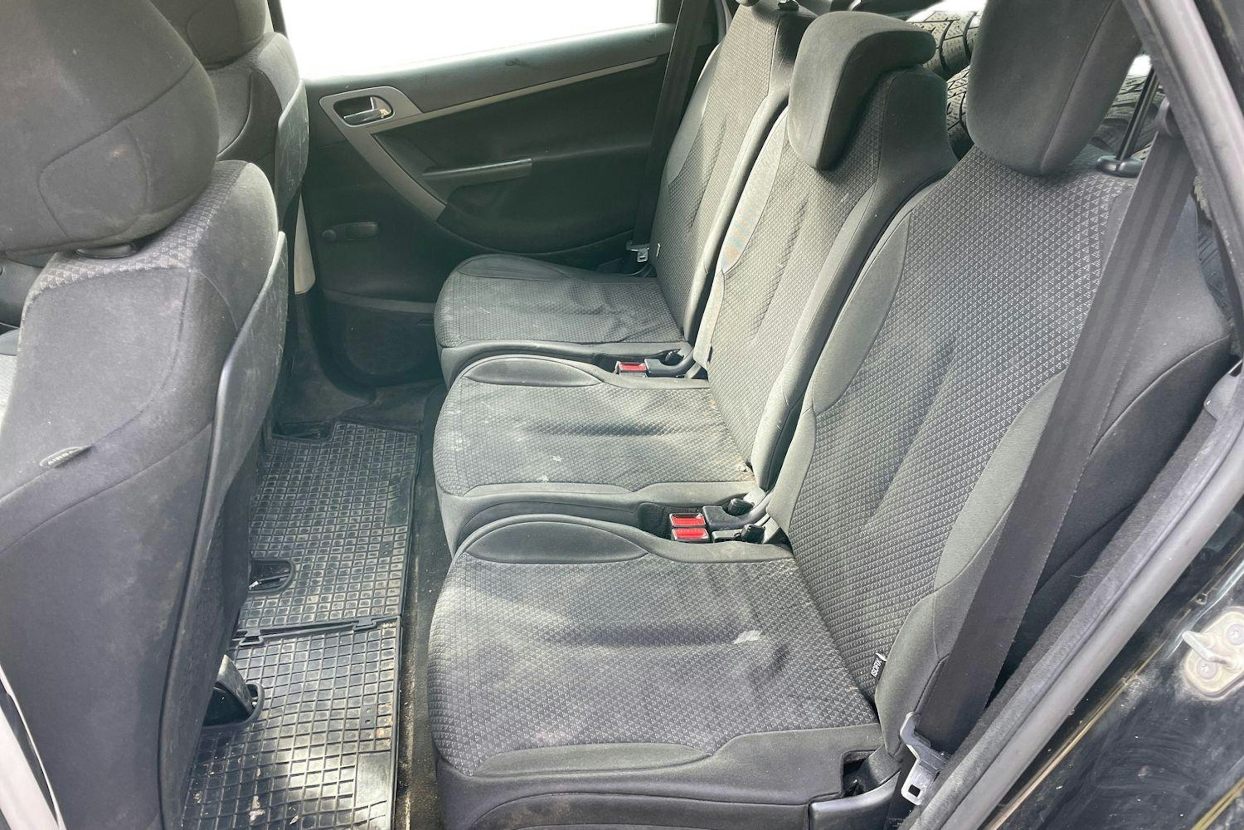 Musta Citroën C4 Picasso 2011 kuva 10.