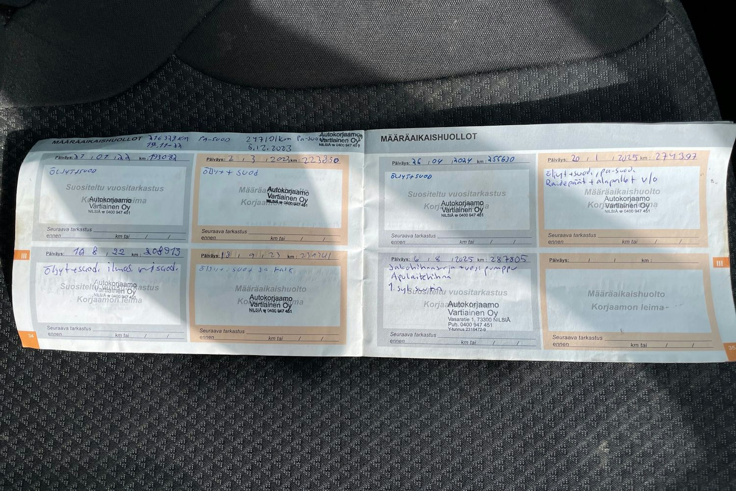Musta Citroën C4 Picasso 2011 kuva 17.