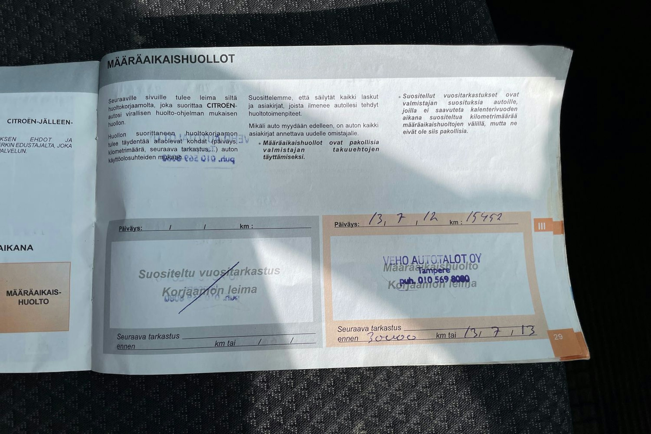 Musta Citroën C4 Picasso 2011 kuva 20.