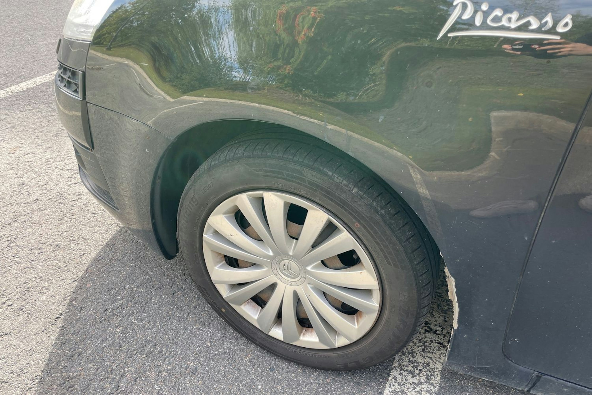 Musta Citroën C4 Picasso 2011 kuva 26.