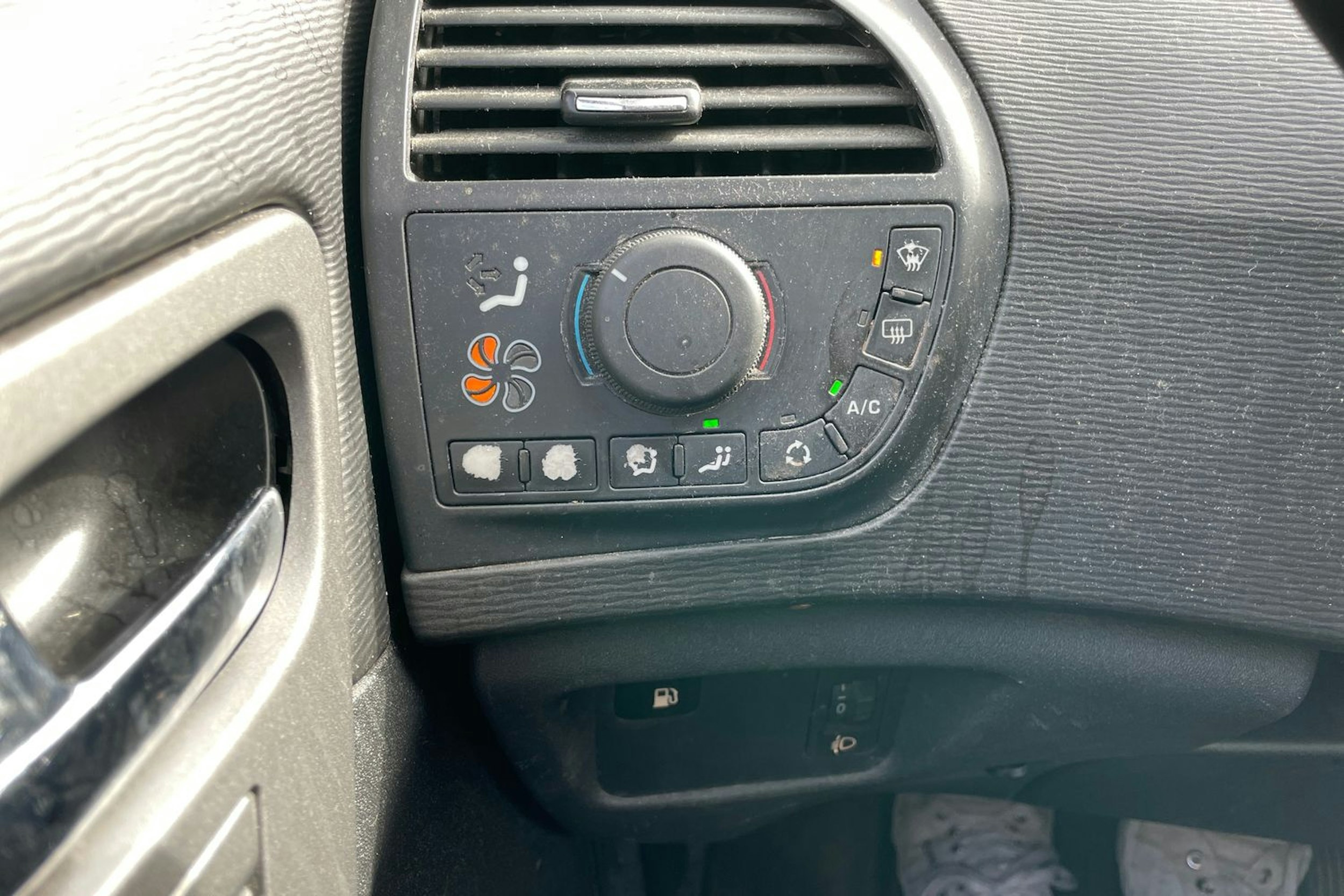 Musta Citroën C4 Picasso 2011 kuva 31.