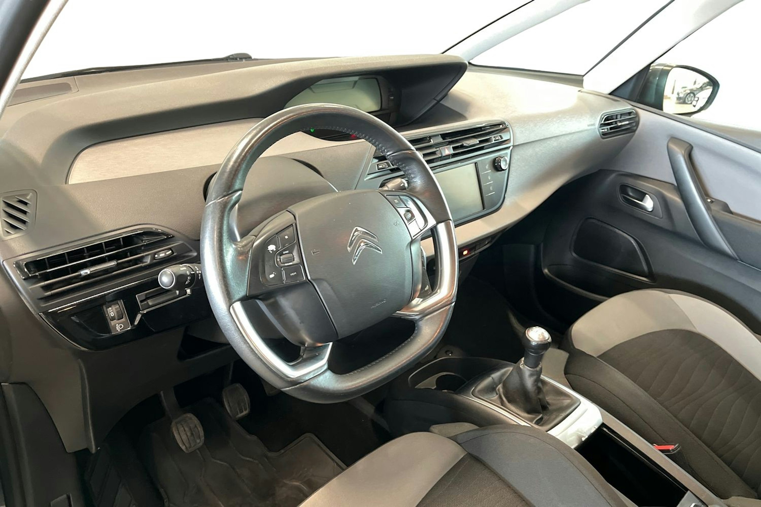 harmaa Citroën C4 Picasso 2013 kuva 7.