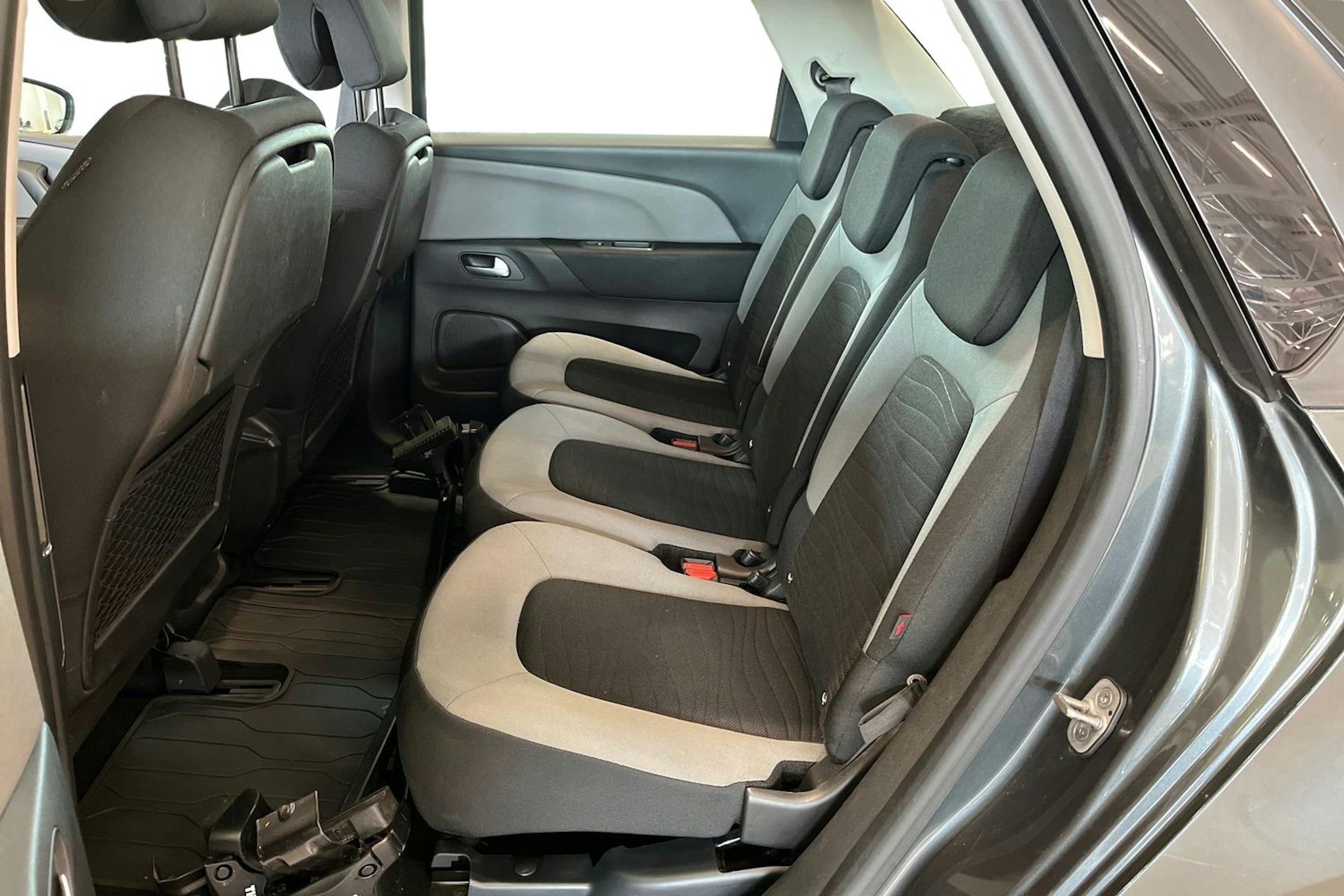 harmaa Citroën C4 Picasso 2013 kuva 10.