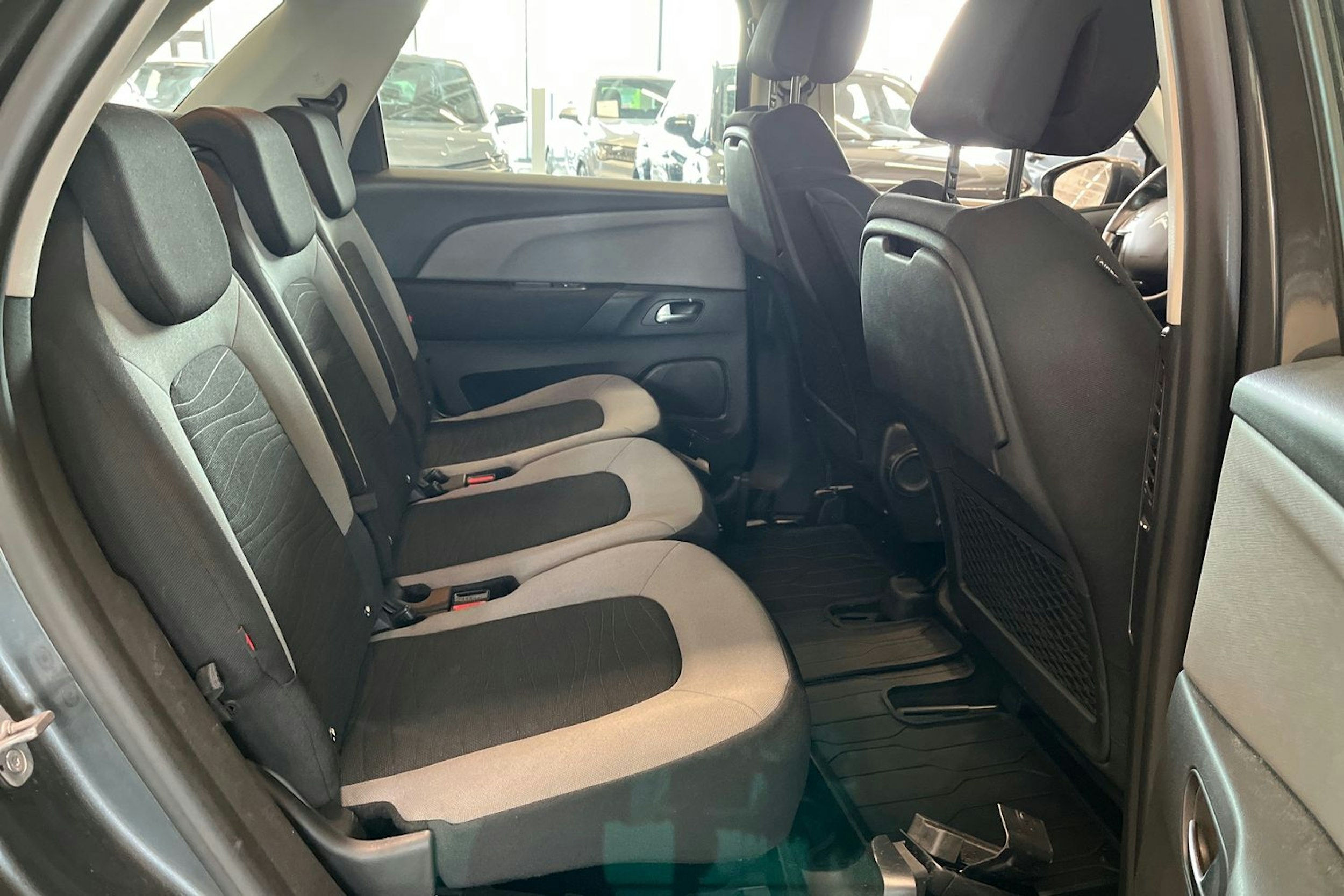 harmaa Citroën C4 Picasso 2013 kuva 17.