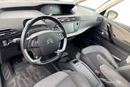 Valkoinen Citroën C4 Picasso 2017 kuva 3.