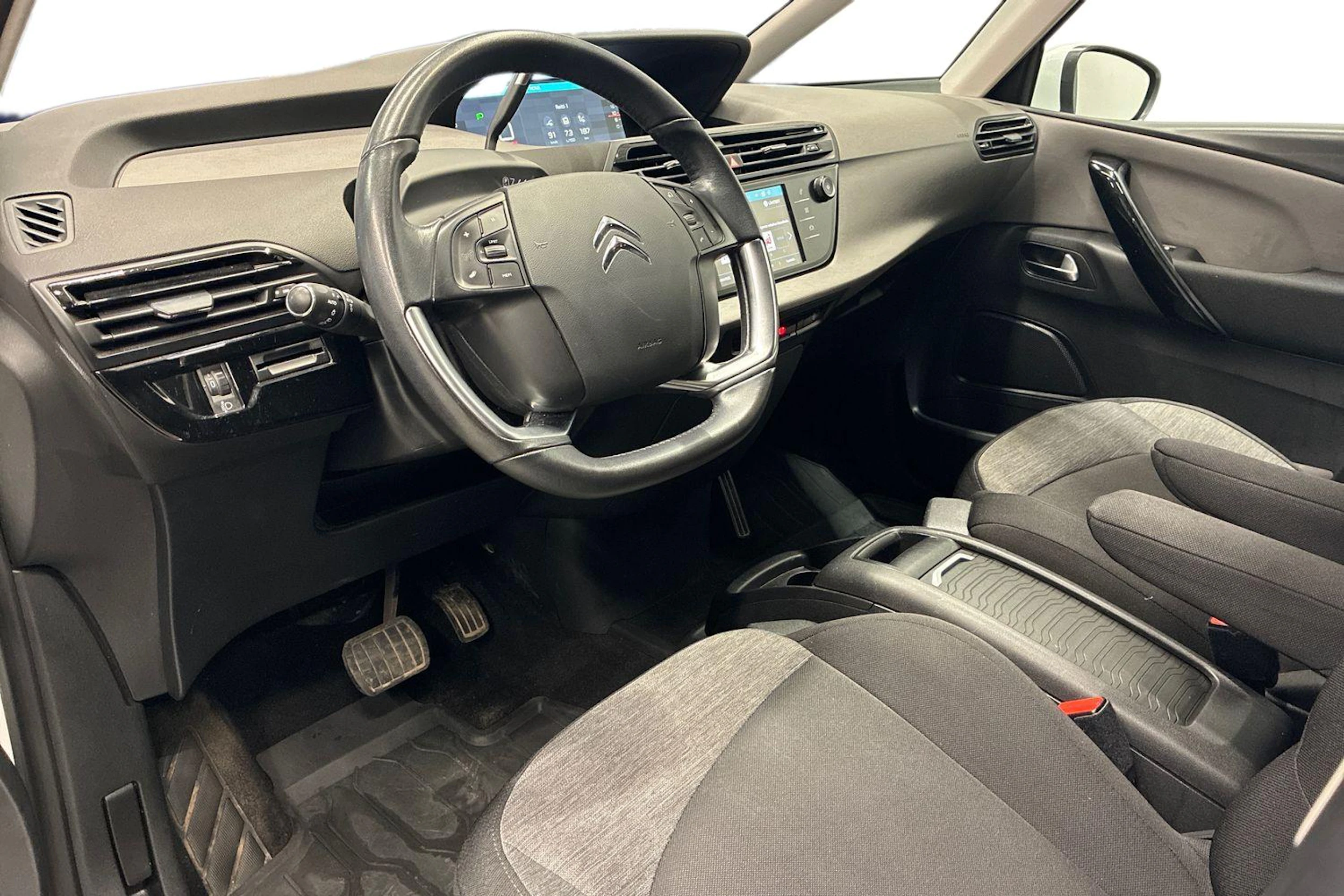 Valkoinen Citroën C4 Picasso 2017 kuva 8.