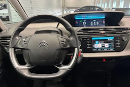 Valkoinen Citroën C4 Picasso 2017 kuva 15.