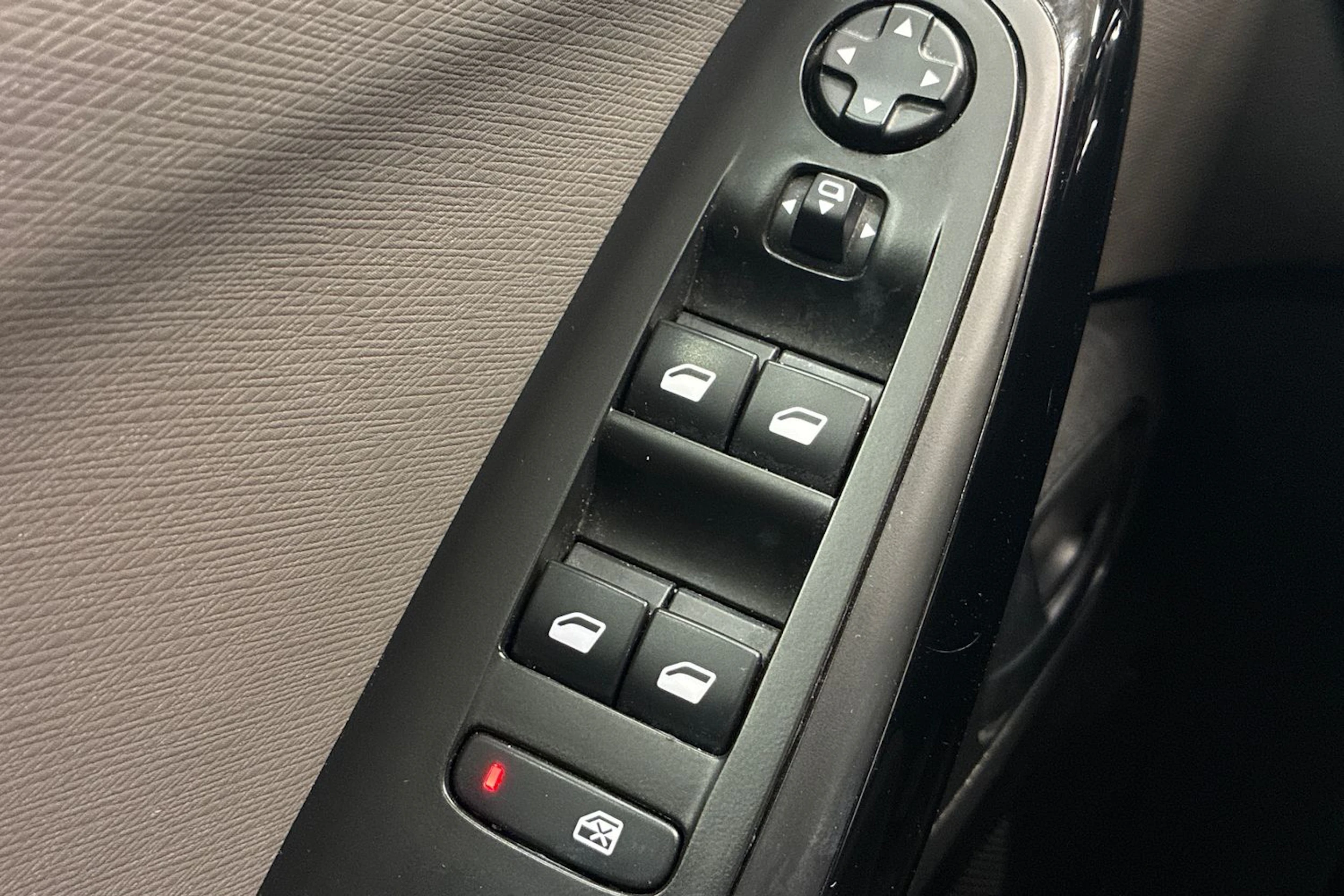 Valkoinen Citroën C4 Picasso 2017 kuva 19.