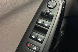Valkoinen Citroën C4 Picasso 2017 kuva 19.