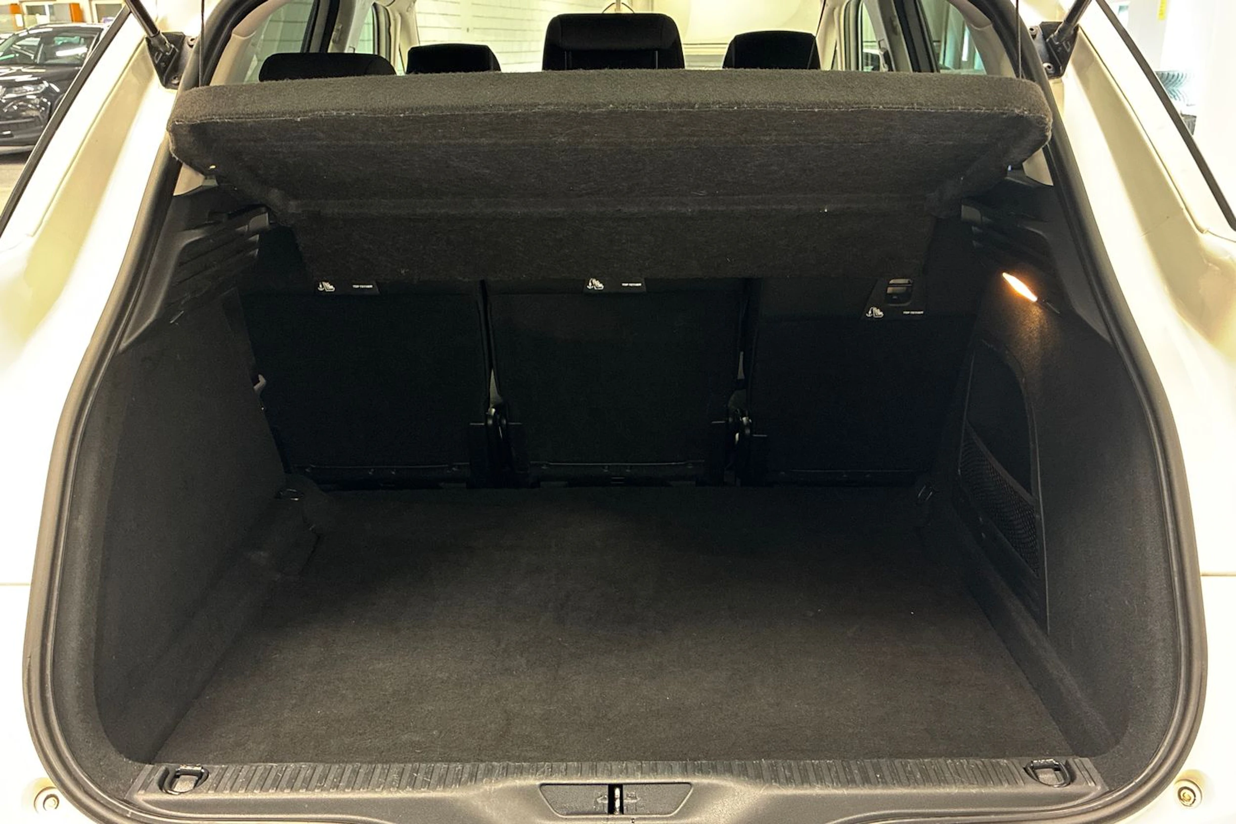 Valkoinen Citroën C4 Picasso 2017 kuva 25.