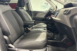 Valkoinen Citroën C4 Picasso 2017 kuva 26.