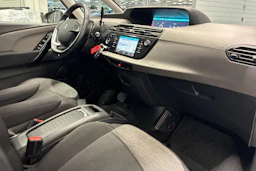 Valkoinen Citroën C4 Picasso 2017 kuva 27.