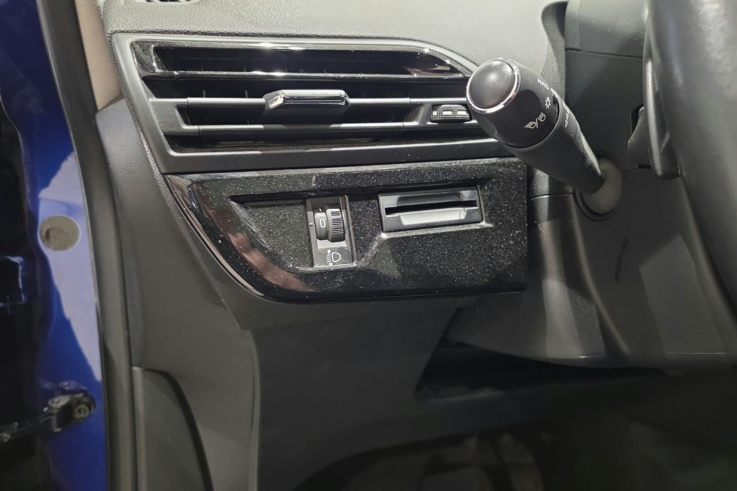 sininen Citroën C4 Picasso 2017 kuva 16.