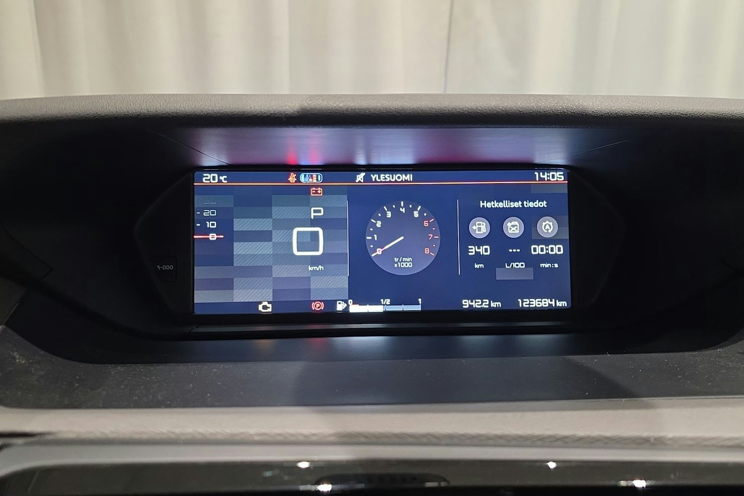 sininen Citroën C4 Picasso 2017 kuva 20.