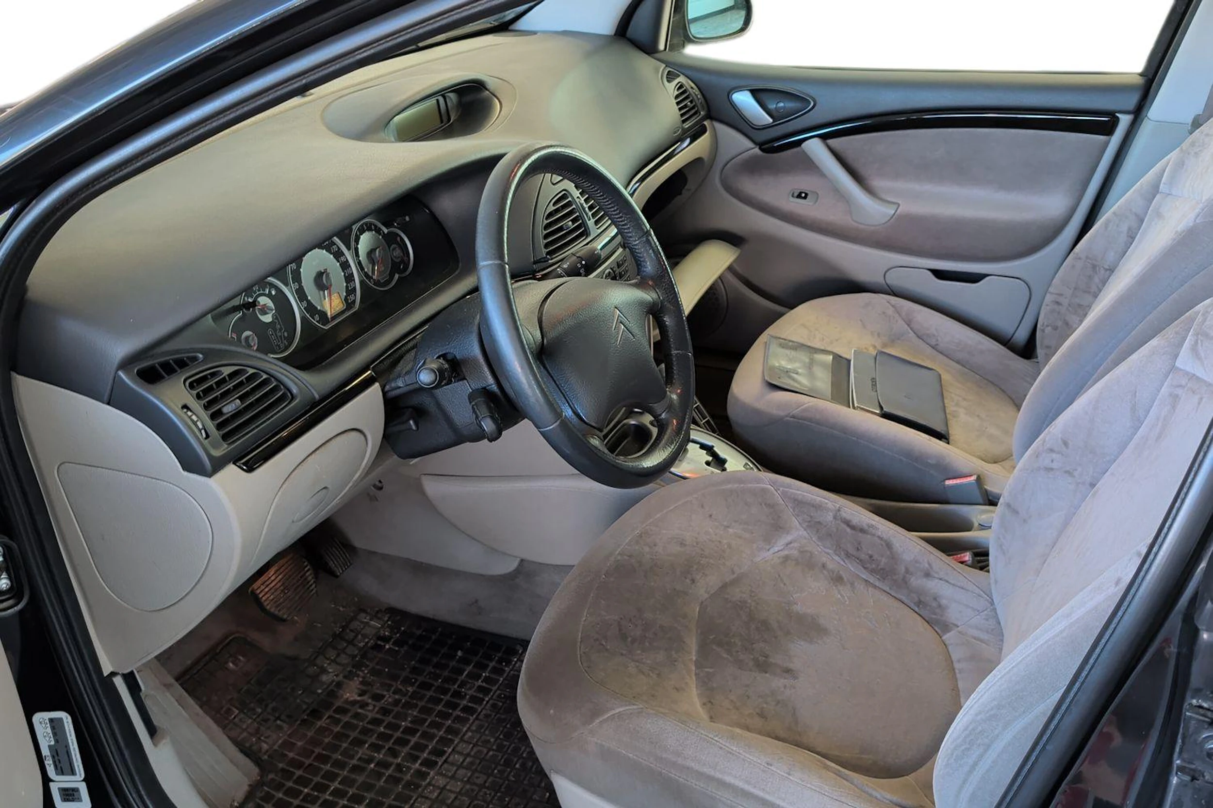 musta Citroën C5 2007 kuva 6.