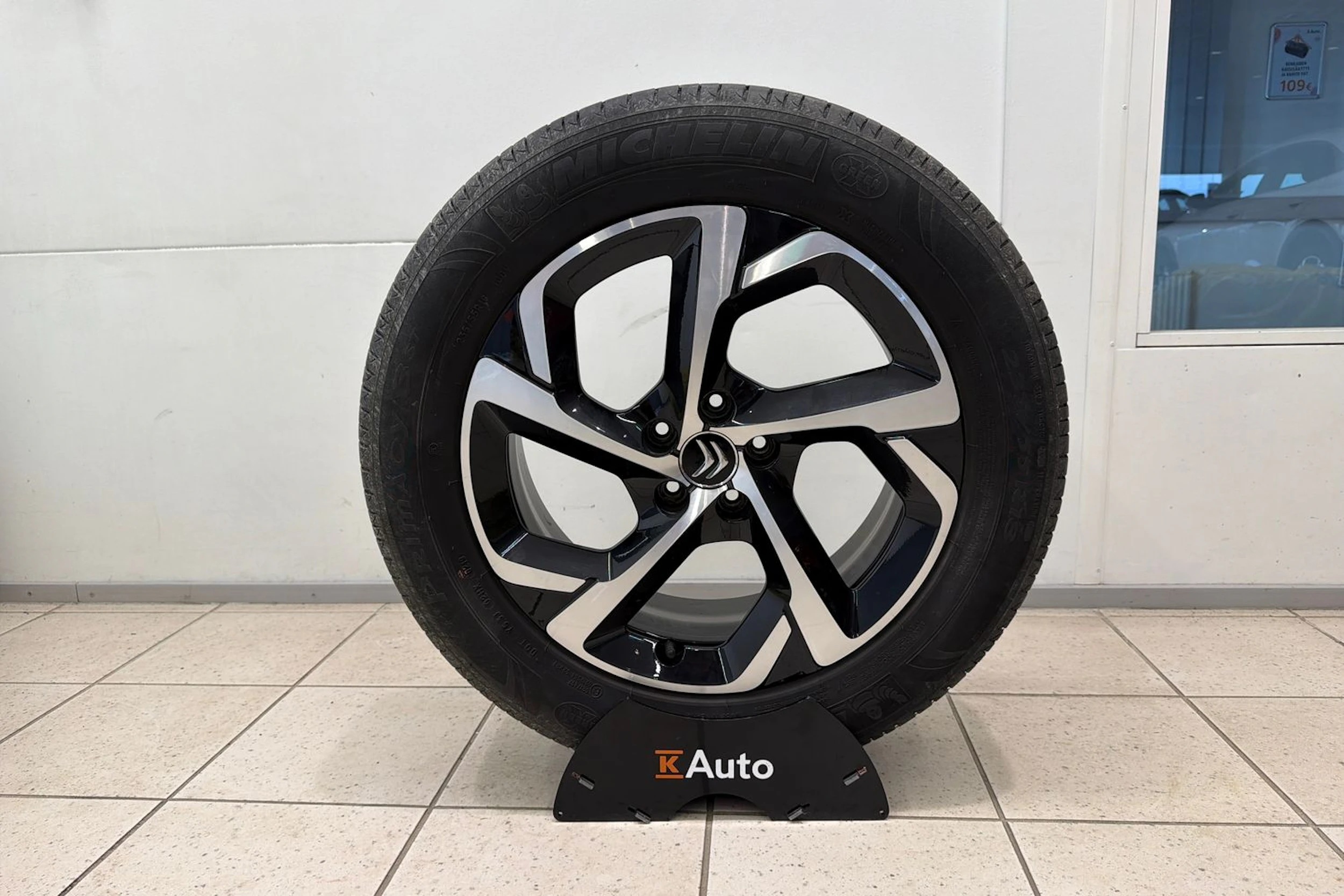 punainen Citroën C5 Aircross 2019 kuva 11.