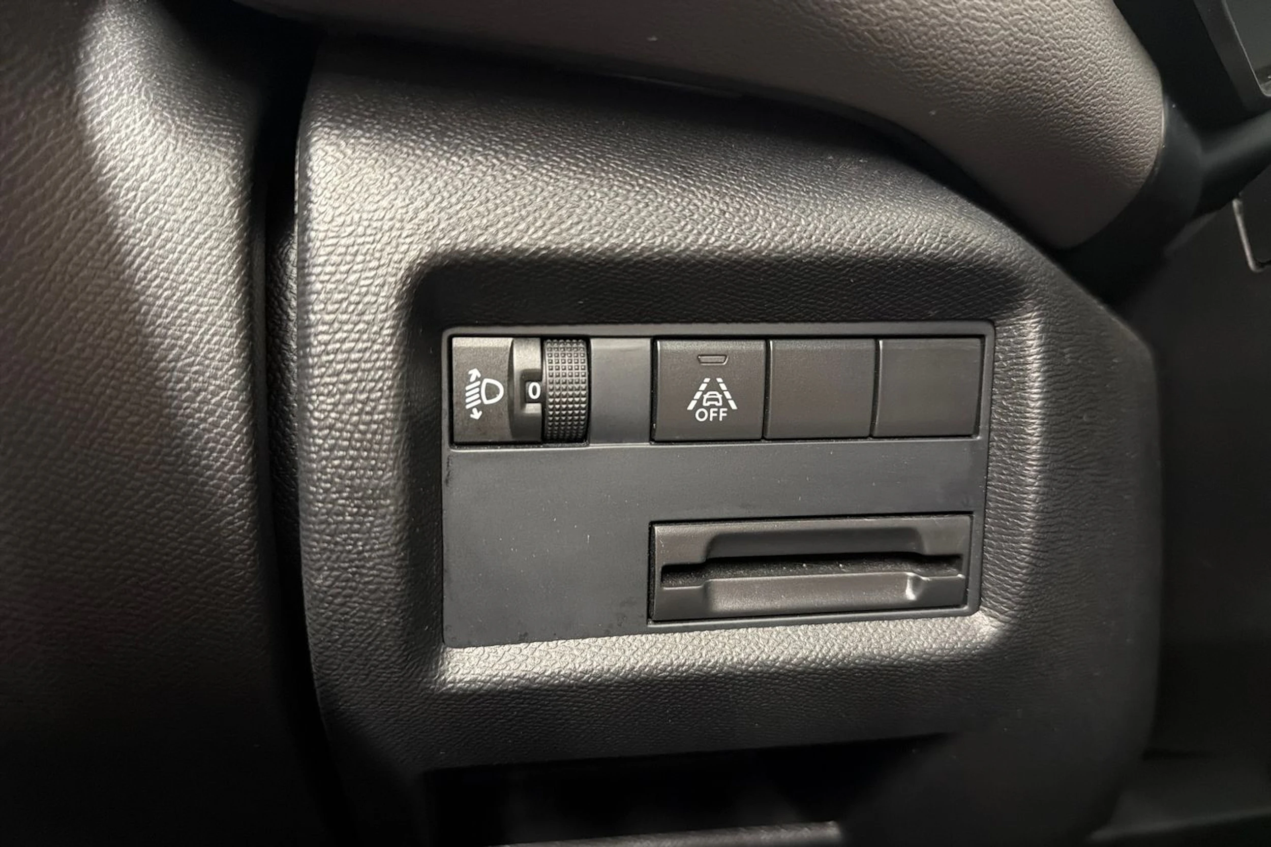 punainen Citroën C5 Aircross 2019 kuva 16.