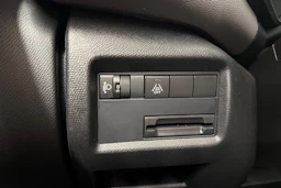 punainen Citroën C5 Aircross 2019 kuva 16.
