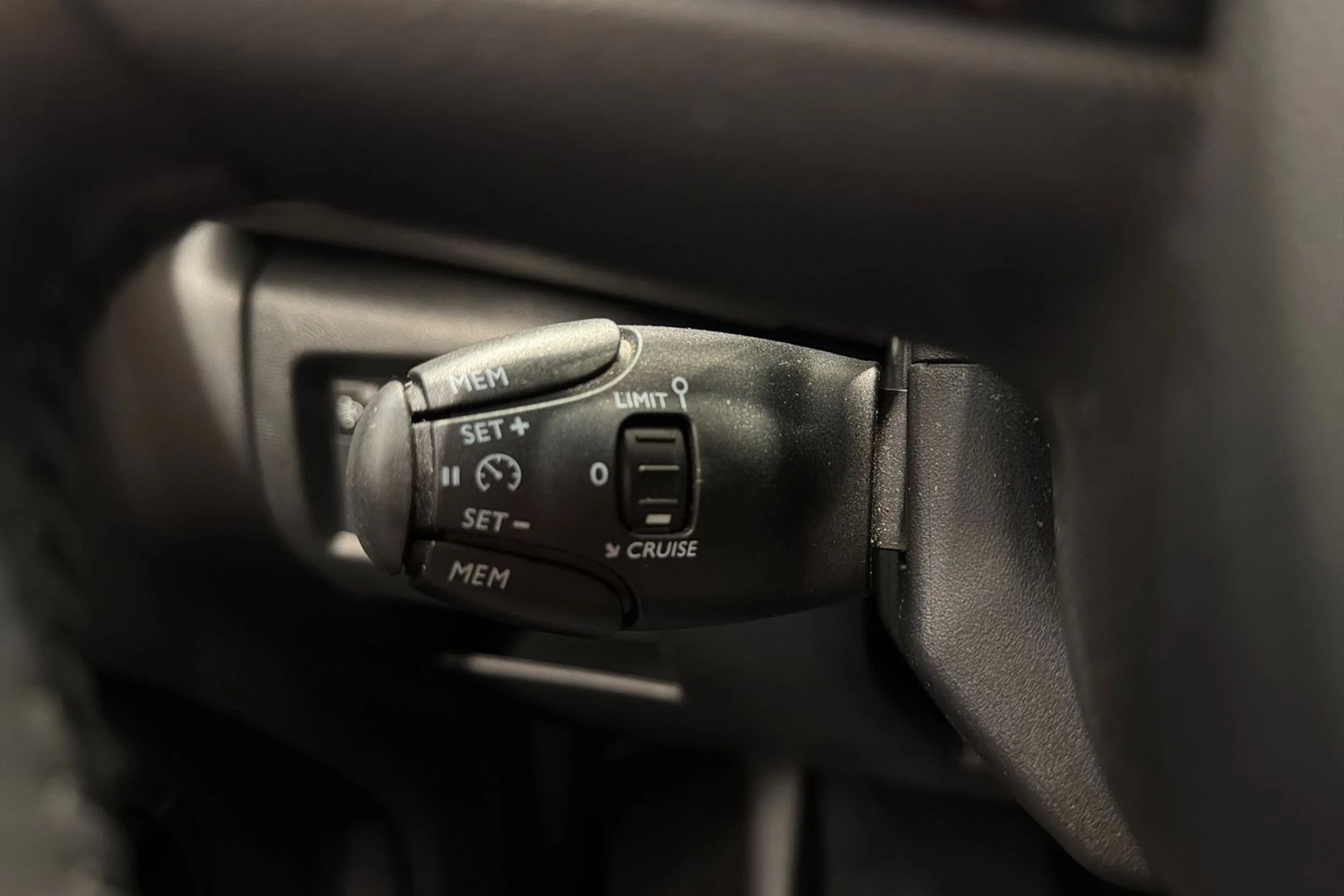 punainen Citroën C5 Aircross 2019 kuva 17.