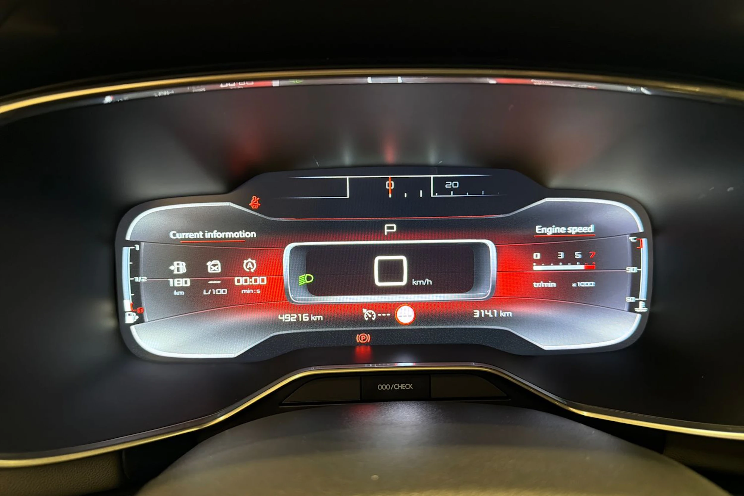 punainen Citroën C5 Aircross 2019 kuva 24.