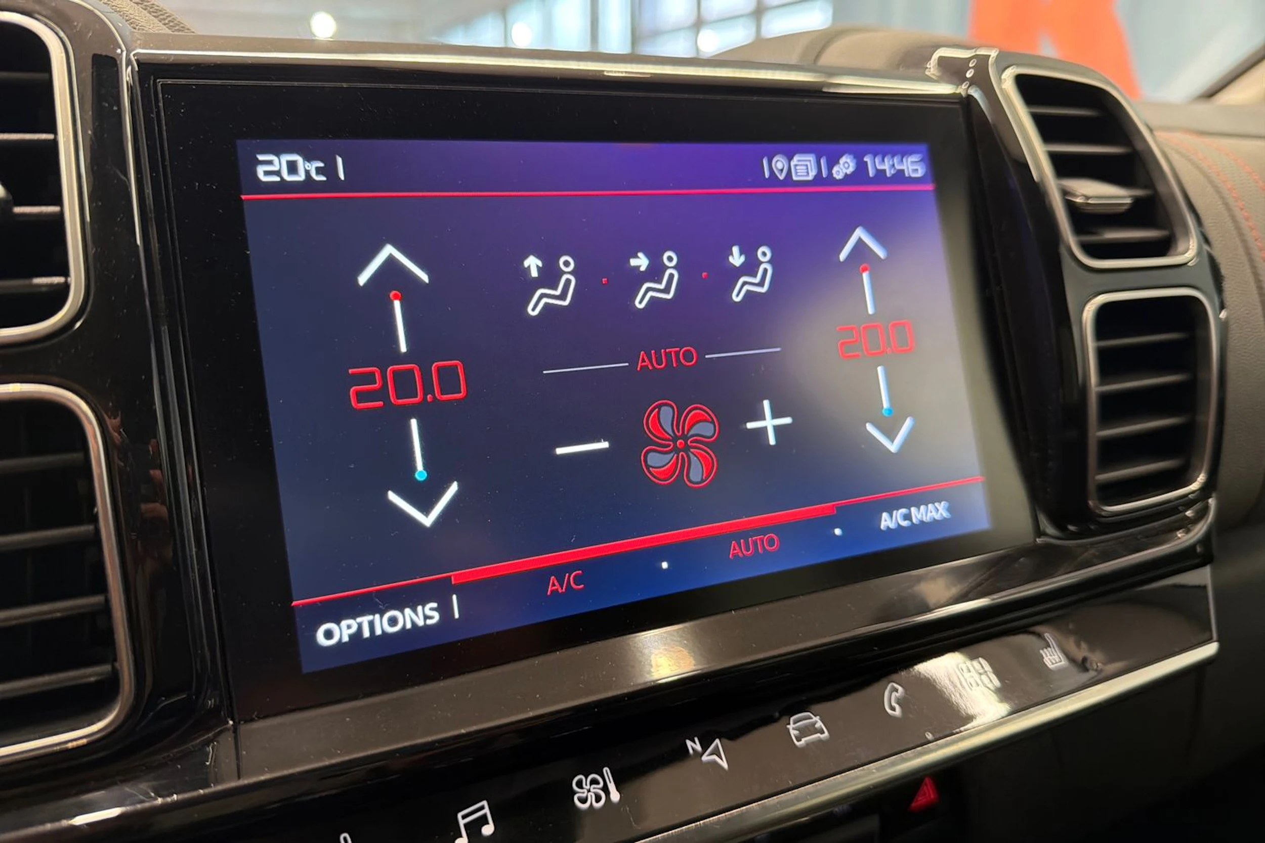 punainen Citroën C5 Aircross 2019 kuva 26.