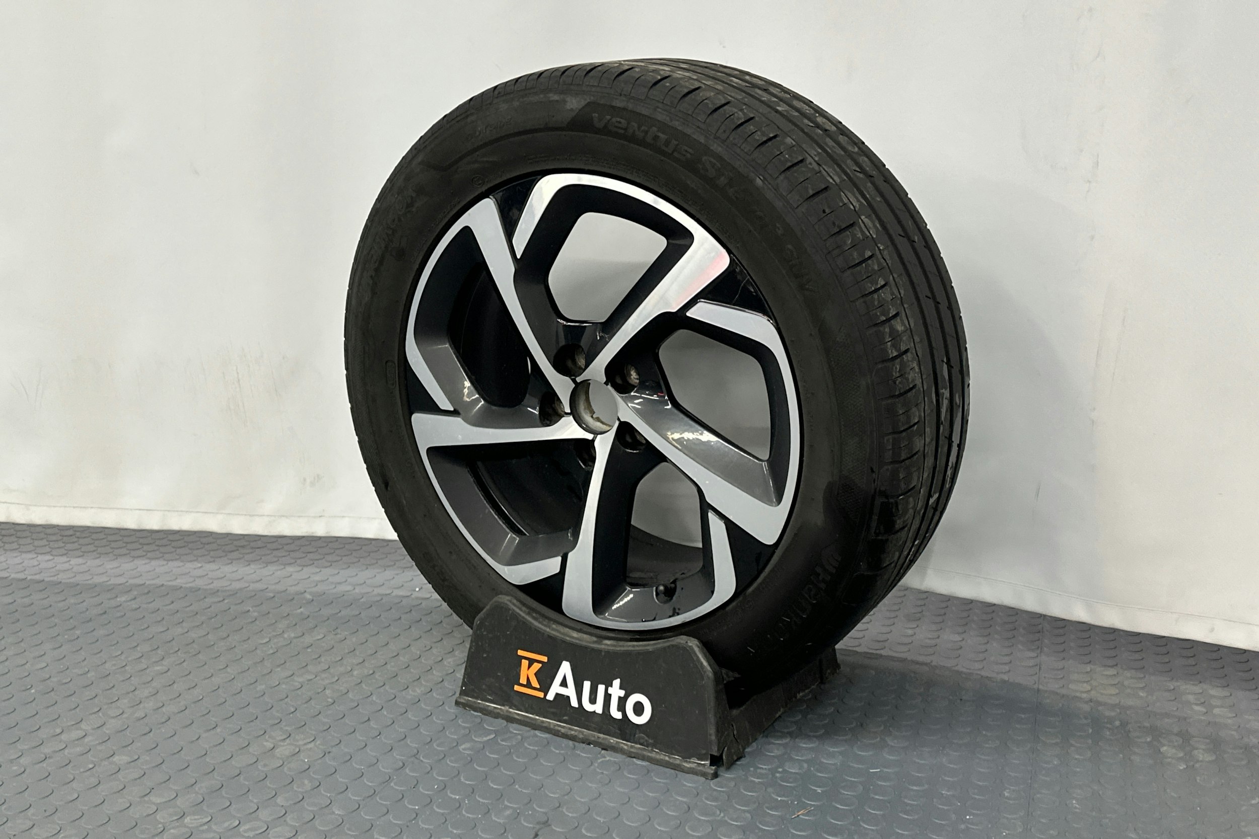 harmaa Citroën C5 Aircross 2019 kuva 13.