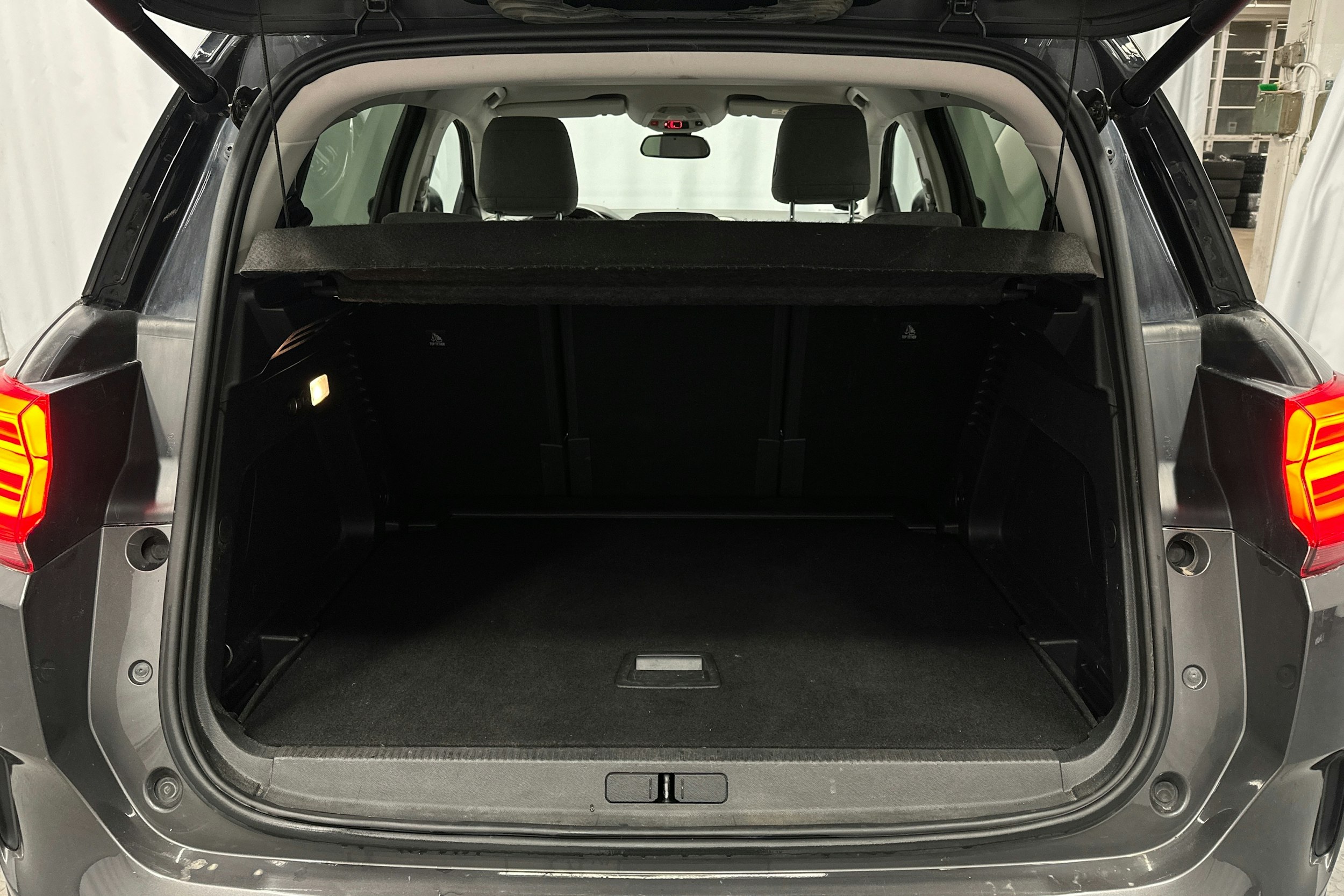 harmaa Citroën C5 Aircross 2019 kuva 14.