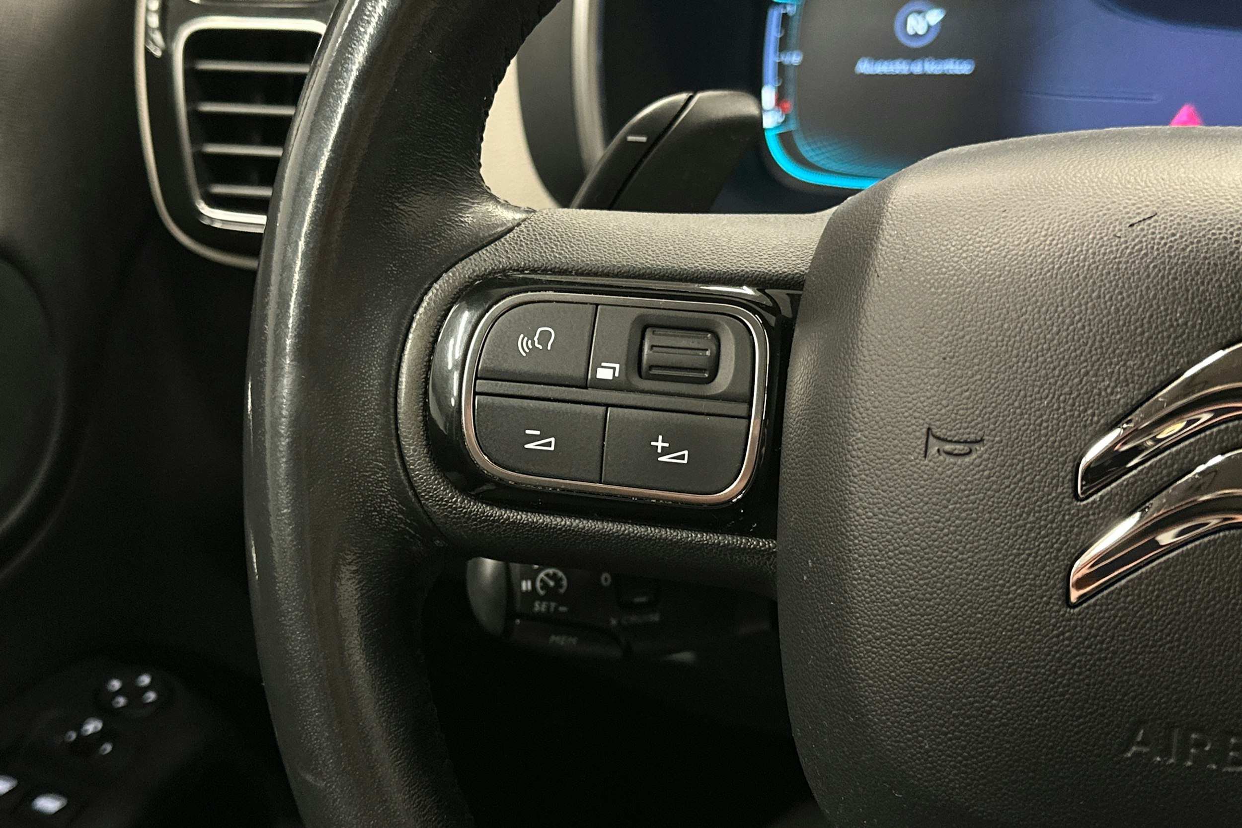 harmaa Citroën C5 Aircross 2019 kuva 19.