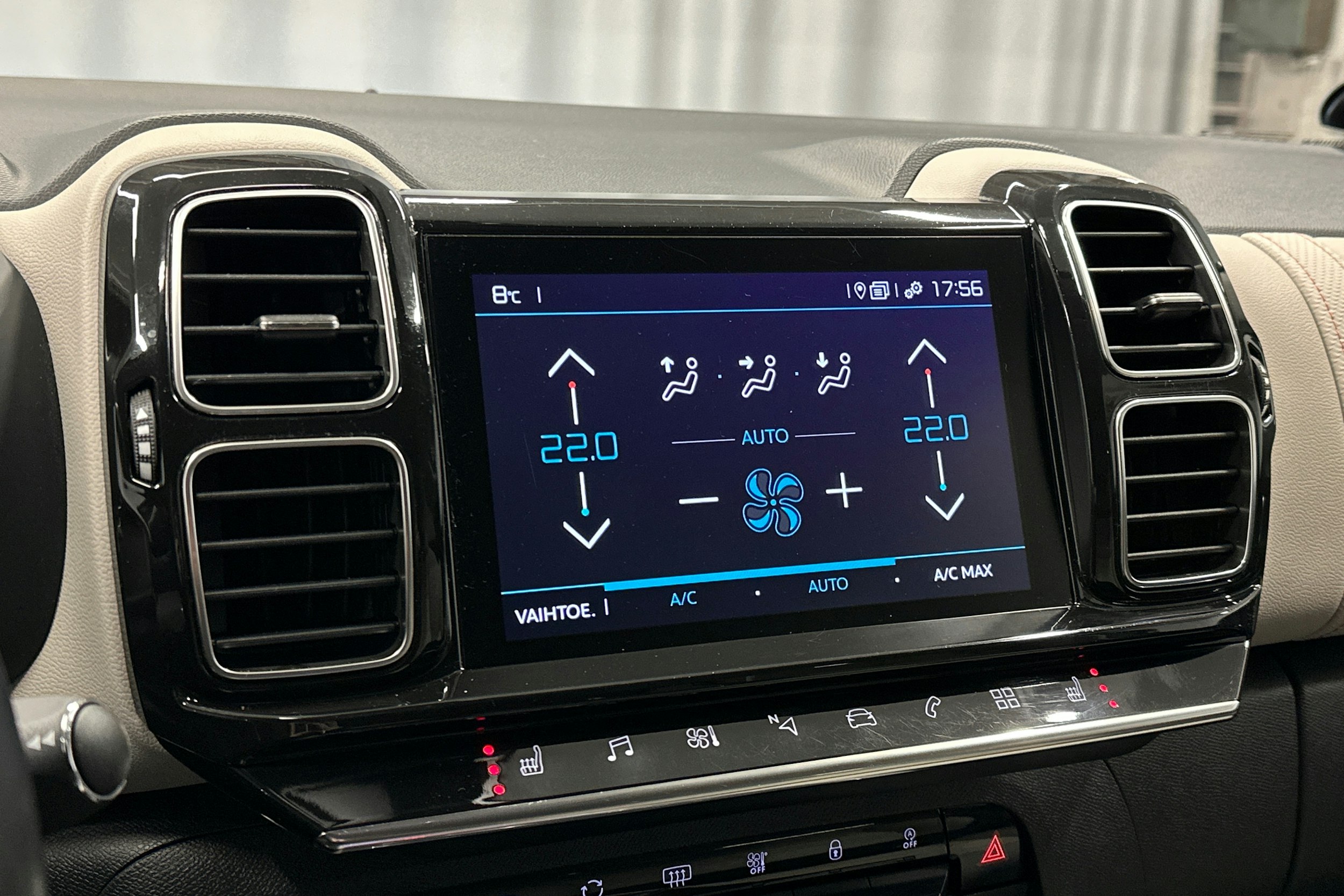 harmaa Citroën C5 Aircross 2019 kuva 27.