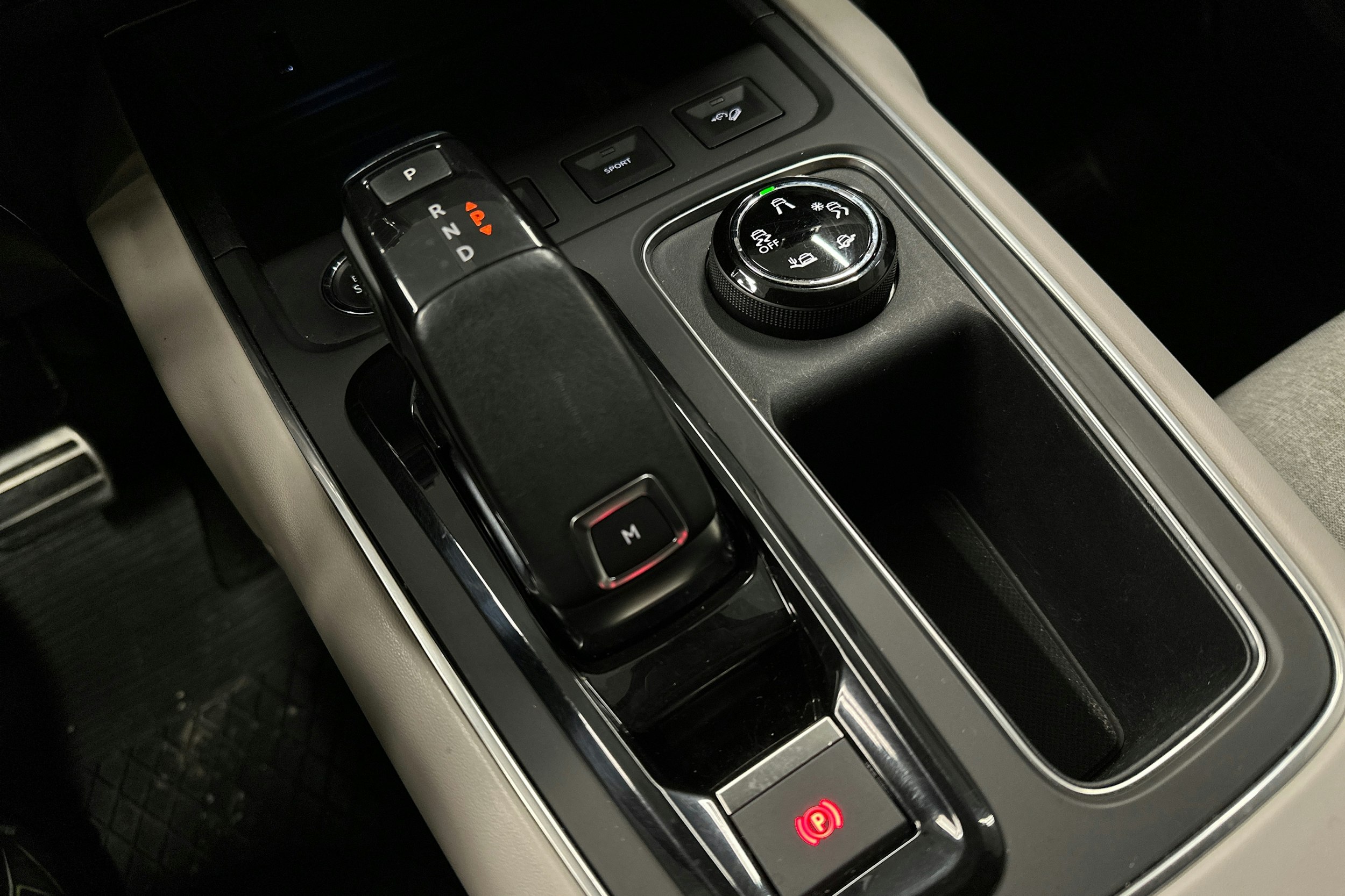 harmaa Citroën C5 Aircross 2019 kuva 32.