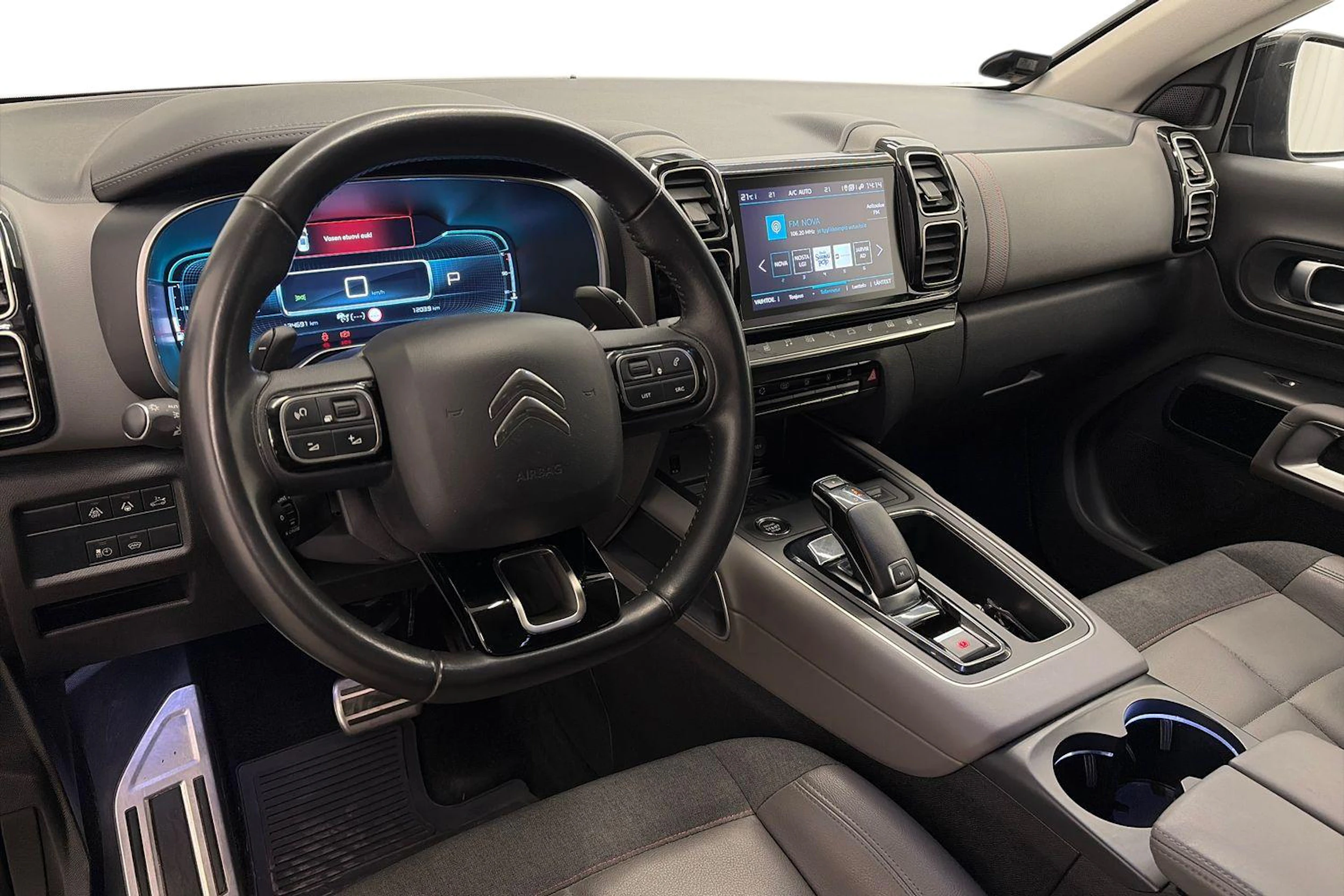 harmaa Citroën C5 Aircross 2019 kuva 6.