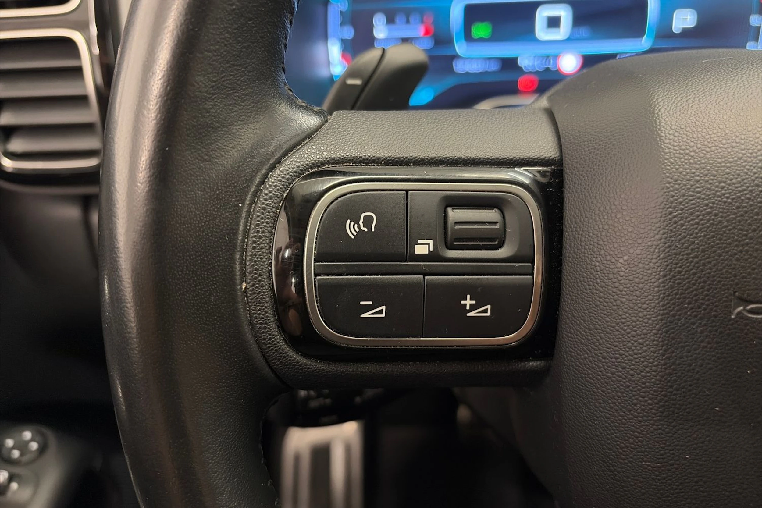 harmaa Citroën C5 Aircross 2019 kuva 15.