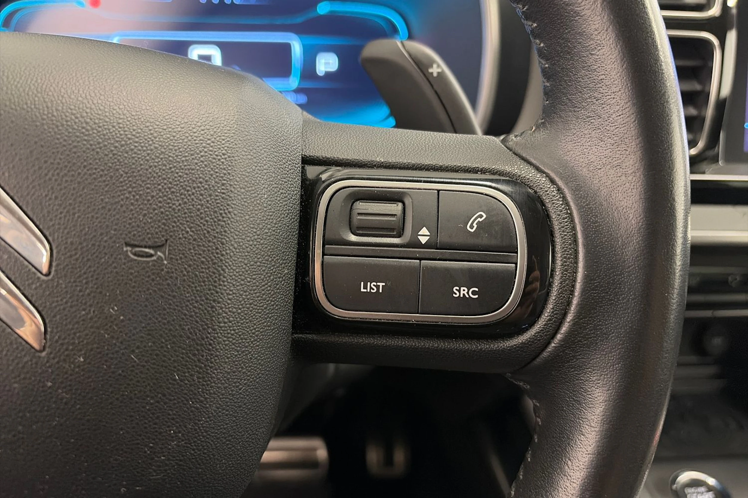 harmaa Citroën C5 Aircross 2019 kuva 16.