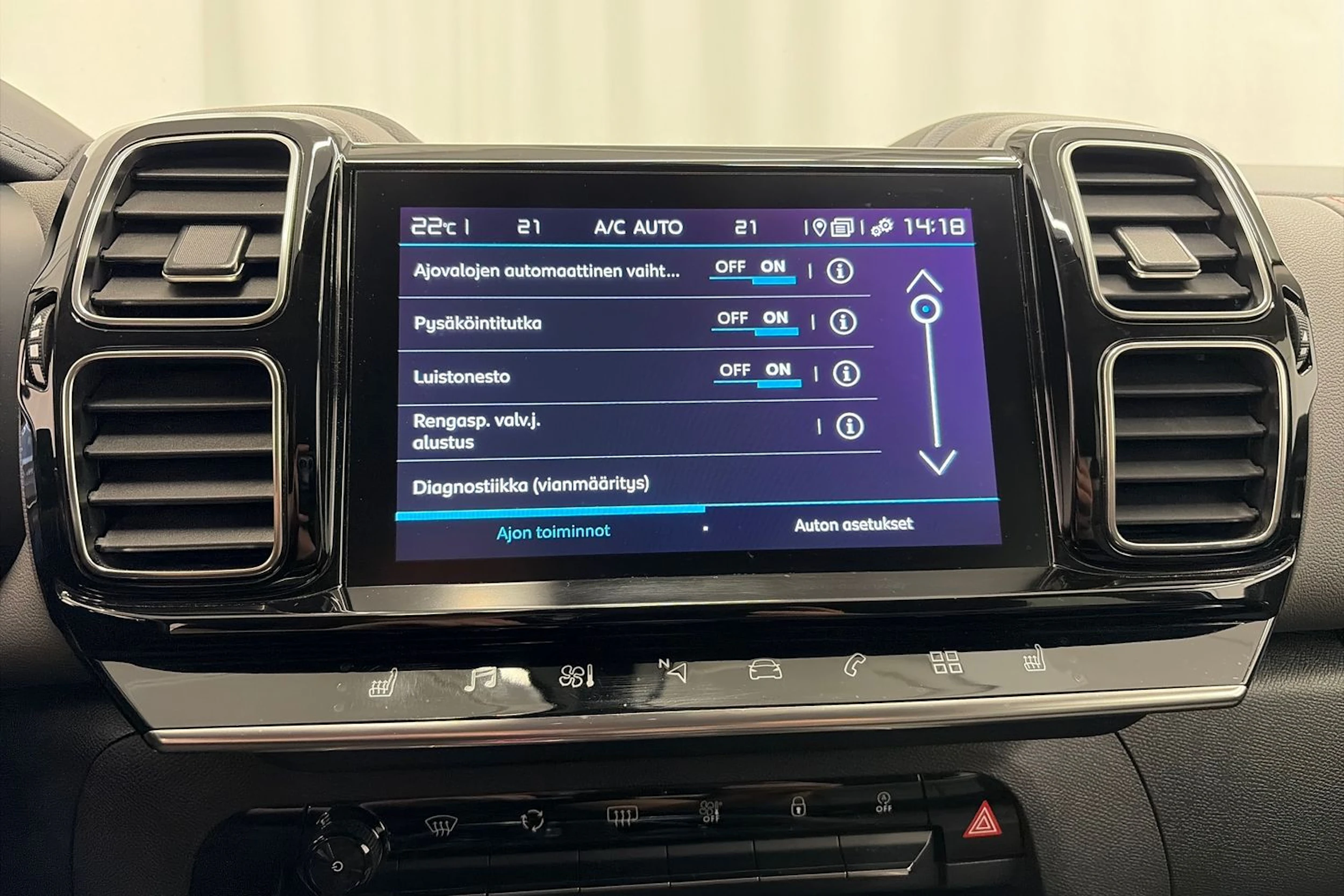 harmaa Citroën C5 Aircross 2019 kuva 21.