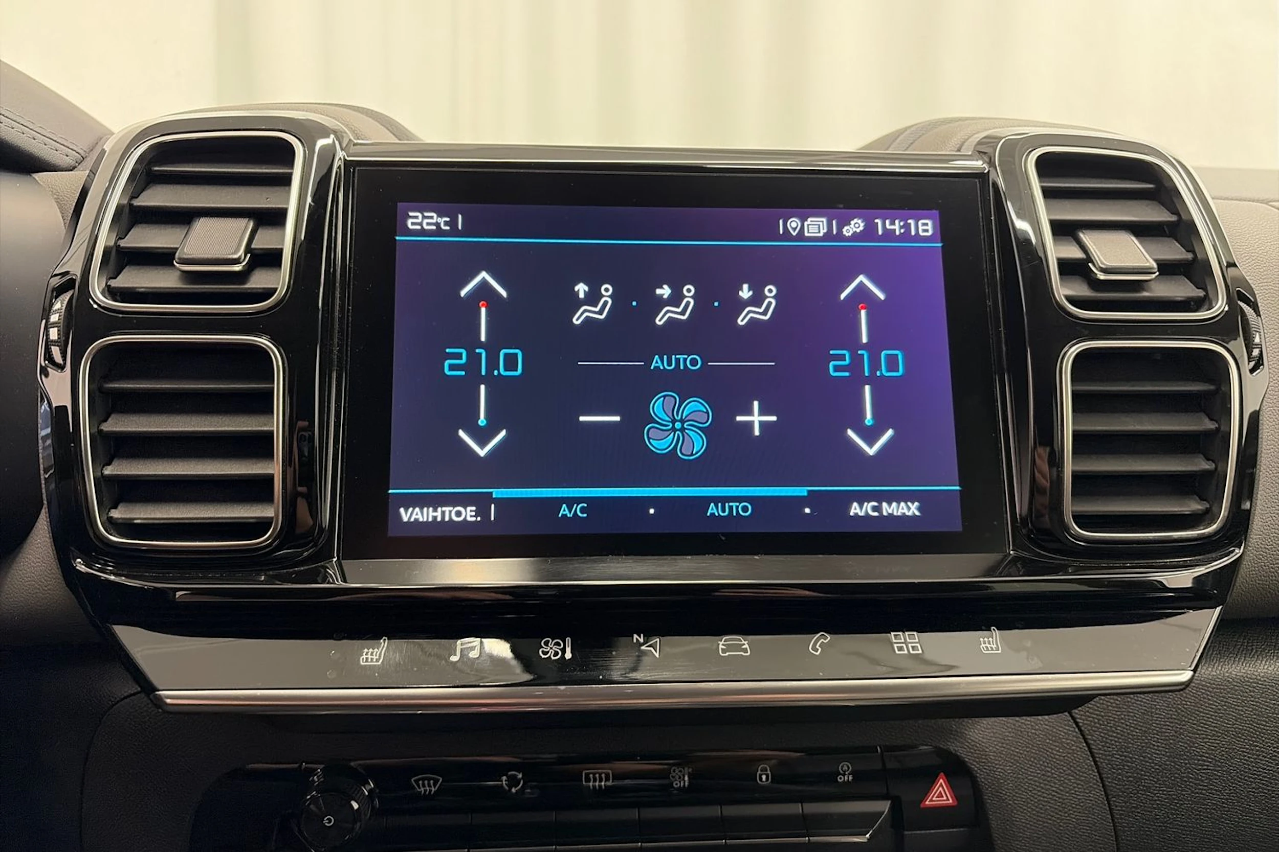 harmaa Citroën C5 Aircross 2019 kuva 22.