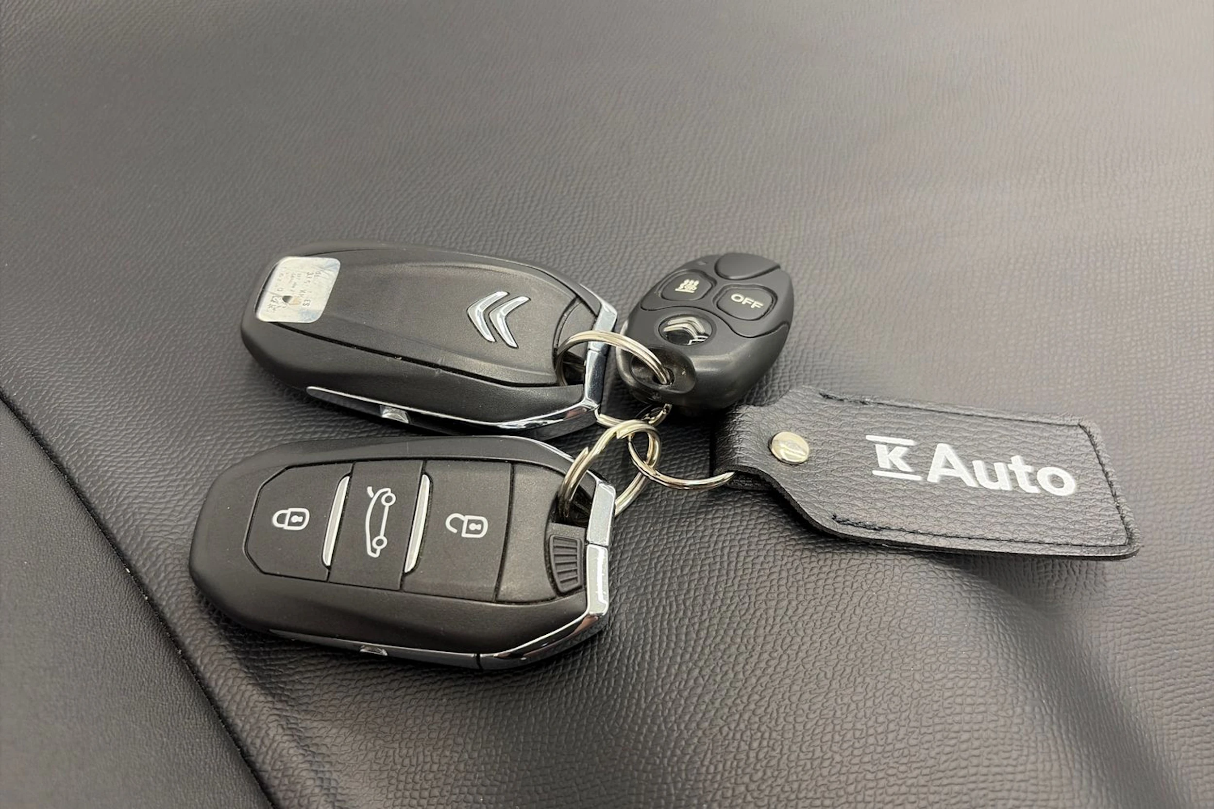 harmaa Citroën C5 Aircross 2019 kuva 28.