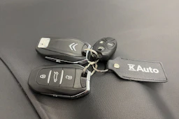 harmaa Citroën C5 Aircross 2019 kuva 28.