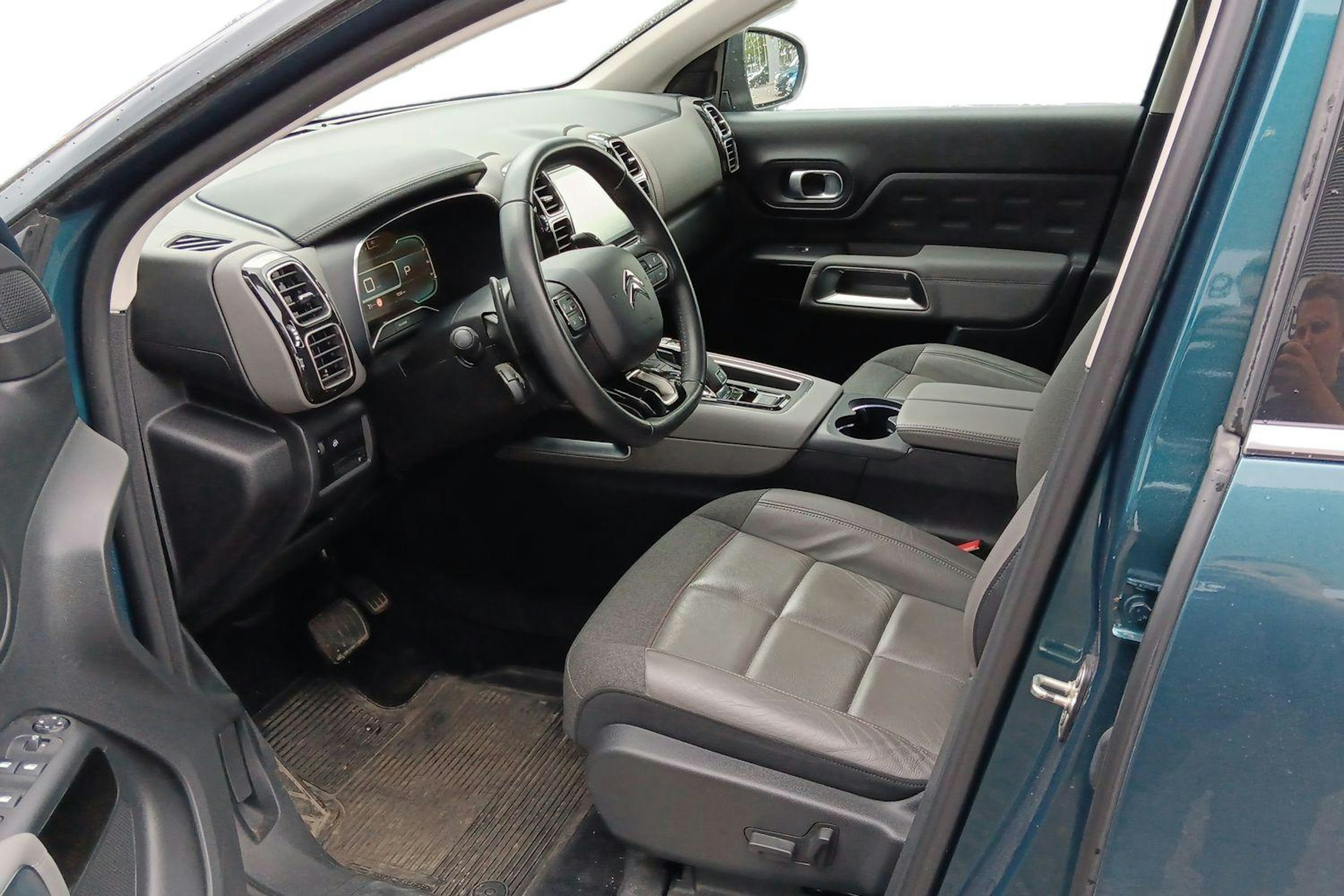 Valkoinen Citroën C5 Aircross 2019 kuva 3.