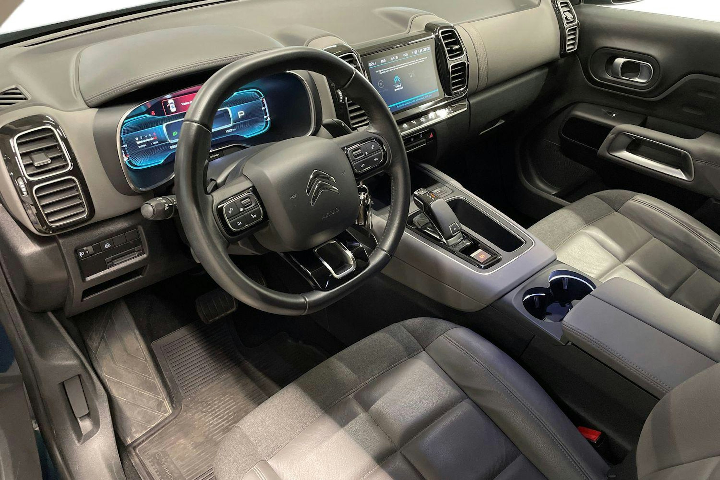 Valkoinen Citroën C5 Aircross 2019 kuva 6.