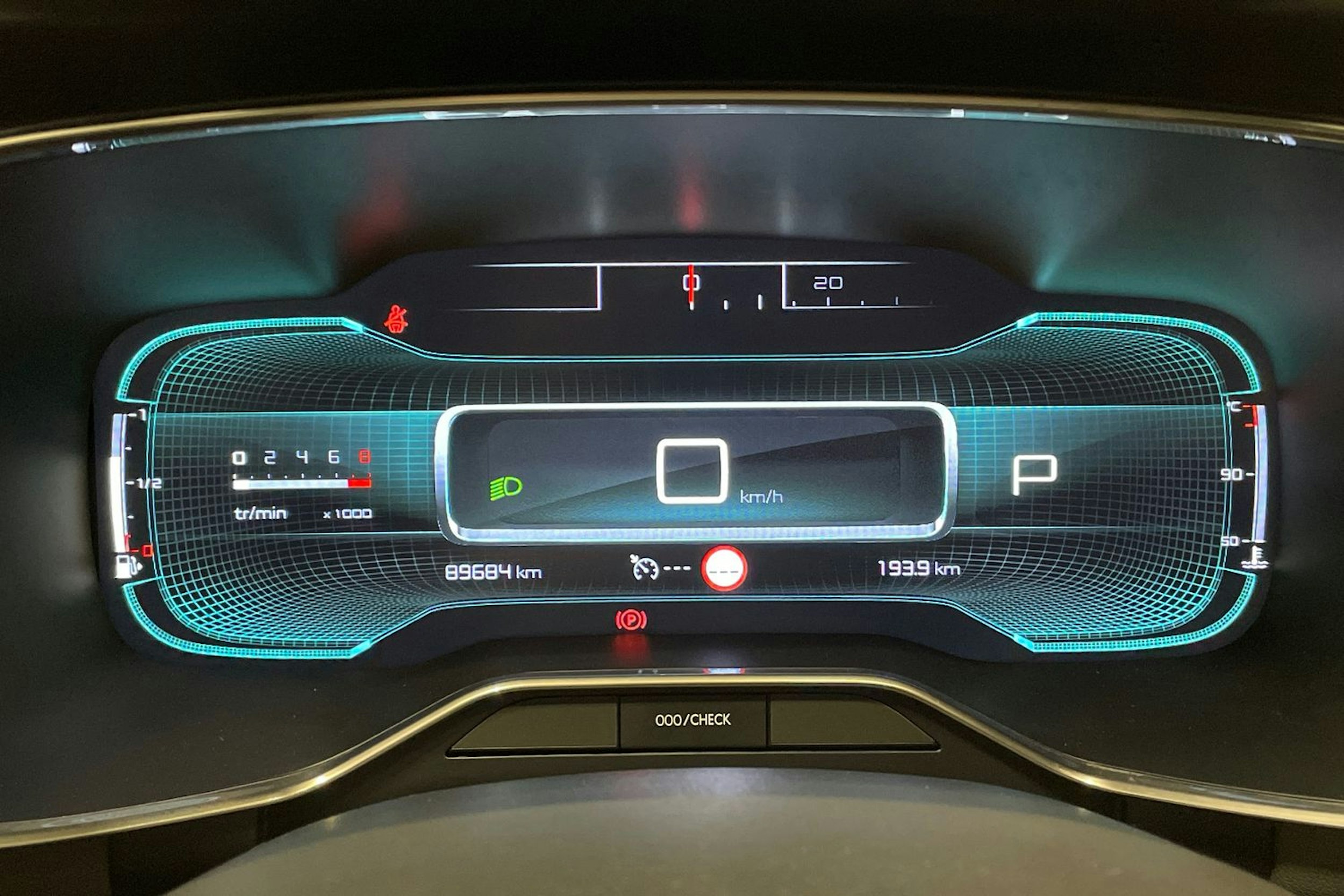 Valkoinen Citroën C5 Aircross 2019 kuva 13.