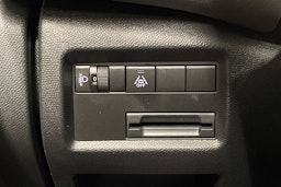 Valkoinen Citroën C5 Aircross 2019 kuva 18.