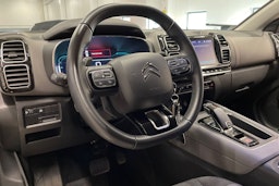 Valkoinen Citroën C5 Aircross 2019 kuva 22.